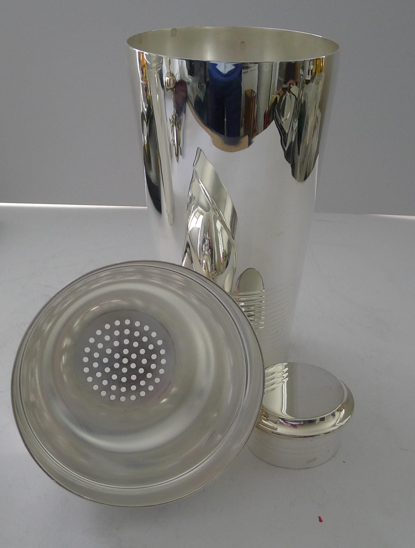 Shaker Ondulations de Luc Lanel pour Christofle, vers 1935 en vente 2
