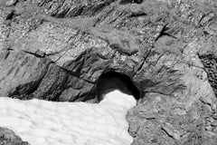 Une passe fatale, La caverne. Photo de paysage en noir et blanc