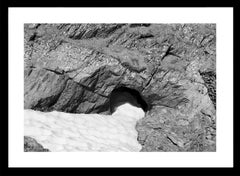 Une passe fatale, La caverne. Photo de paysage en noir et blanc