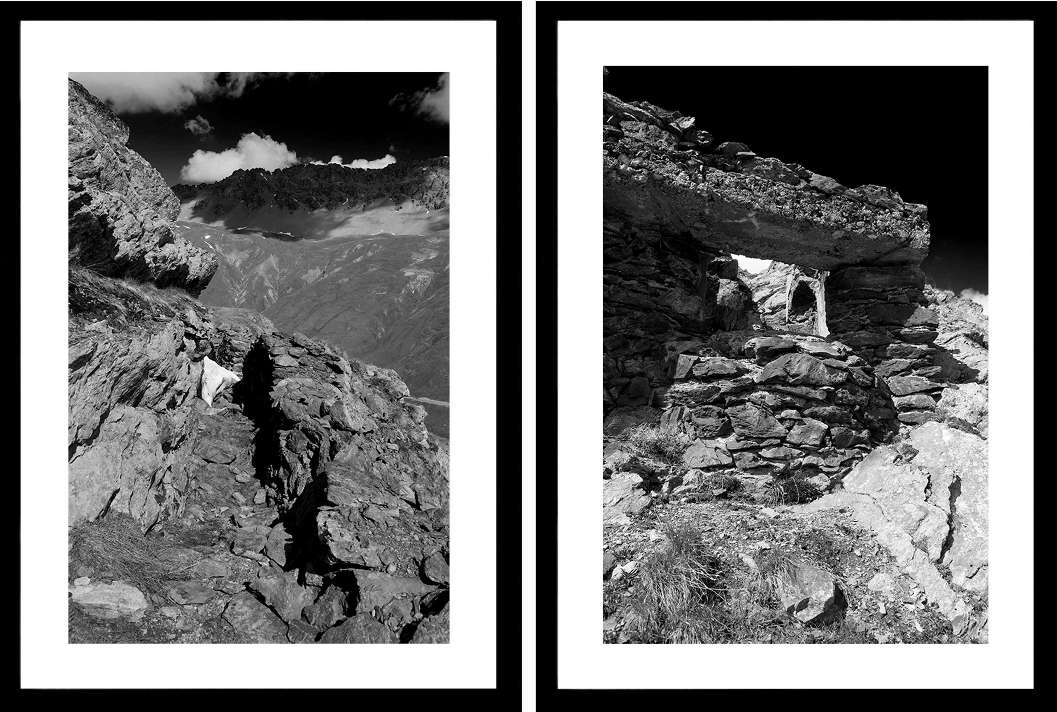 Luca Artioli Landscape Photograph – A Fatal Pass, Schützengräber in den italienischen Alpen, Diptychon. Landschafts-B&W-Fotografie
