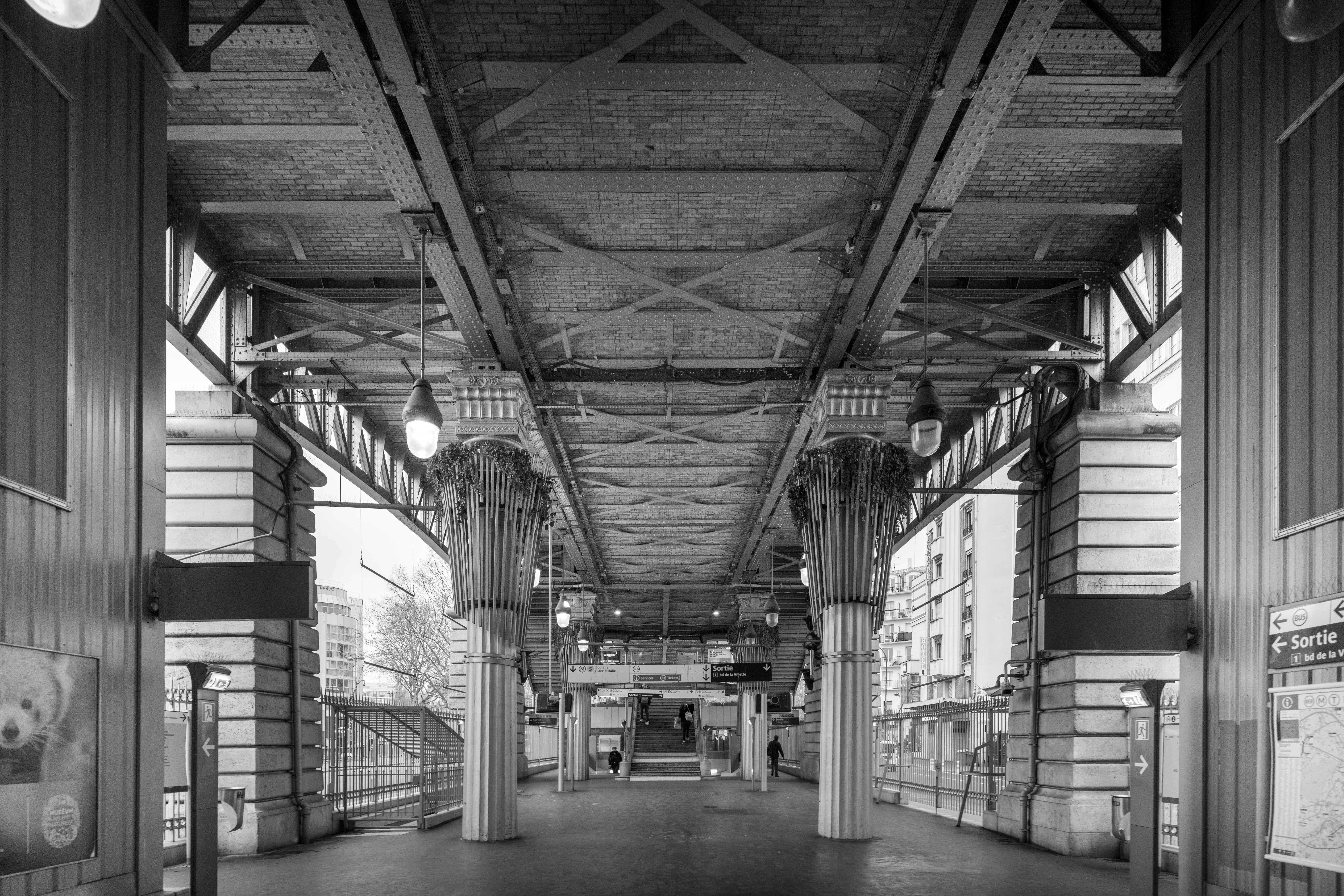 Papier photographique d'art 325 g, éd. 1/7

Luca Battaglia est un architecte et photographe italien né en 1970 qui vit et travaille à Paris, en France. Luca a rencontré le photographe italien Gabriele Basilico à Milan alors qu'il se préparait à