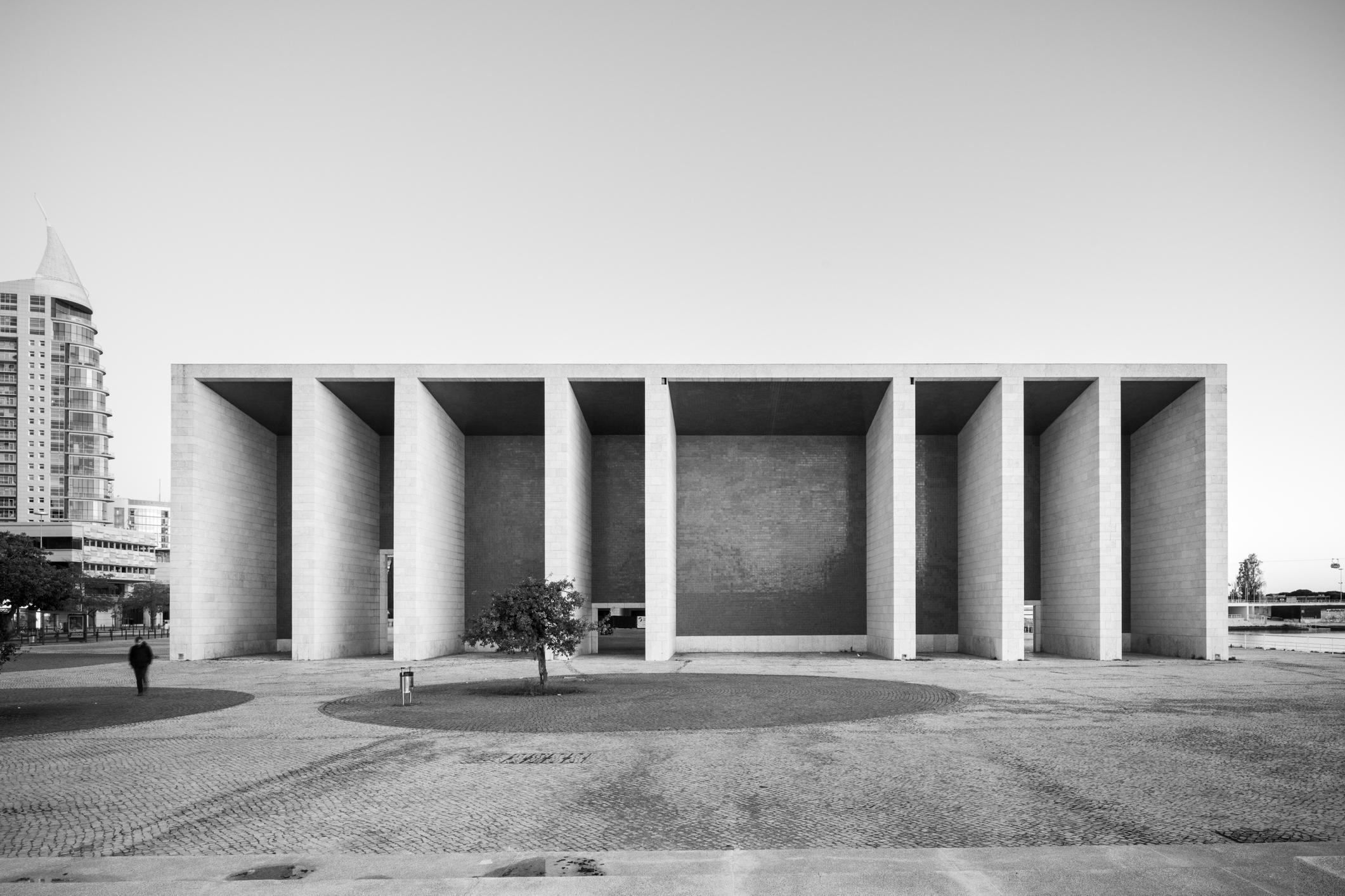 Papier photographique d'art 325 g, éd. 1/7

Luca Battaglia est un architecte et photographe italien né en 1970 qui vit et travaille à Paris, en France. Luca a rencontré le photographe italien Gabriele Basilico à Milan alors qu'il se préparait à