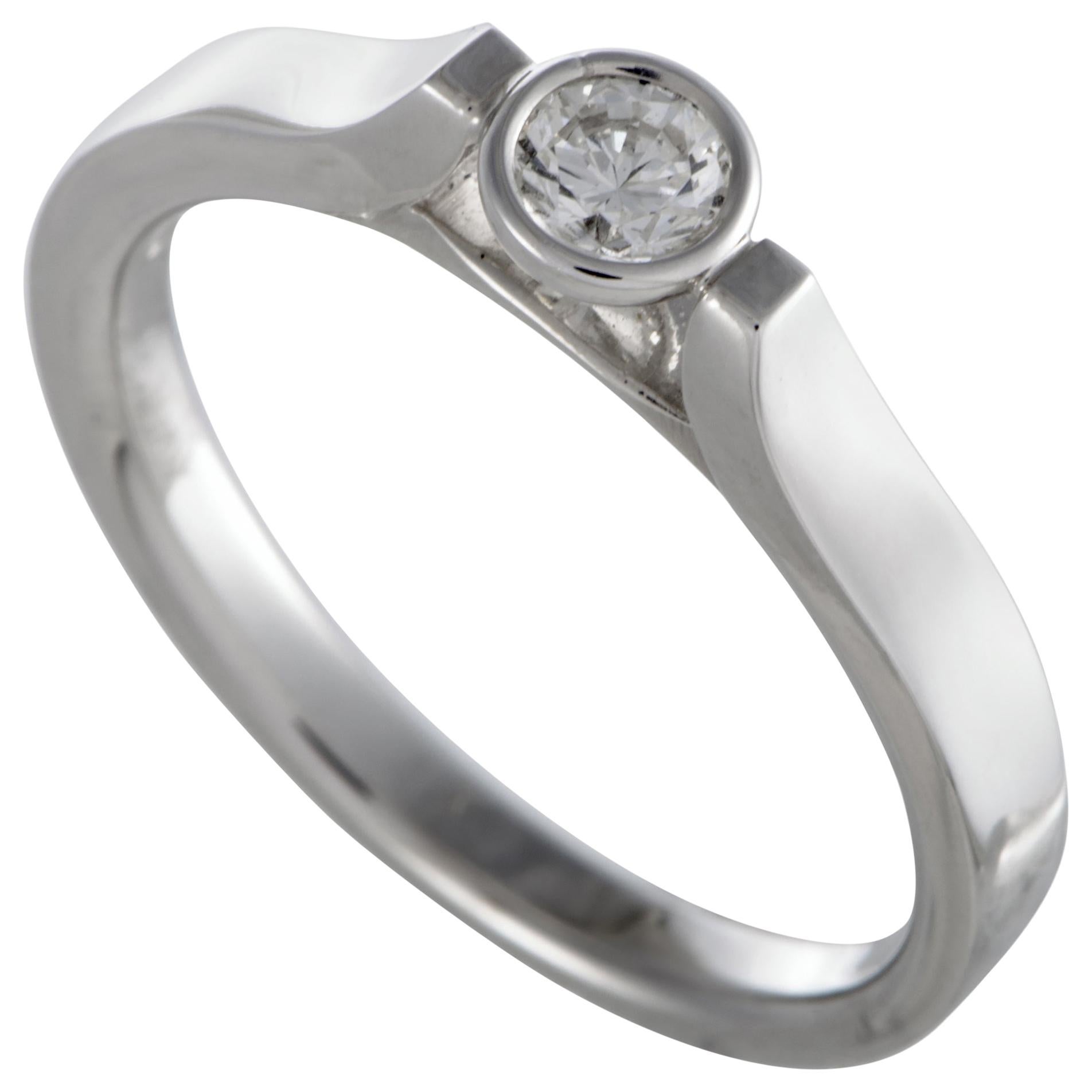 Luca Carati 18 Karat White Gold Diamond Solitaire Ring