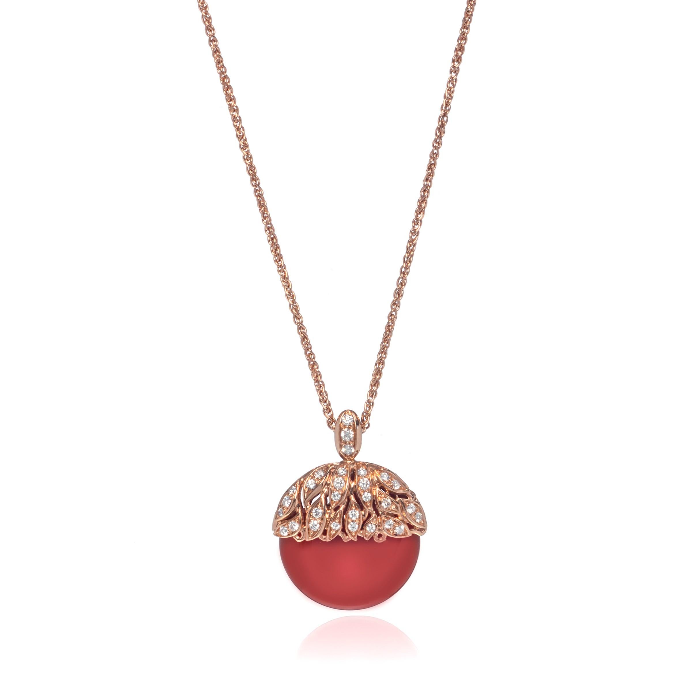 A beautiful Luca Carati gold red Agate and diamond pendant necklace. Crafted in 18k rose gold and set with 0.30cttw brilliant cut diamonds. Diamond color G and VVS clarity. Red Agate size: 2.50 grams. Chain length: 18 inches. pendant size: 1 inch.