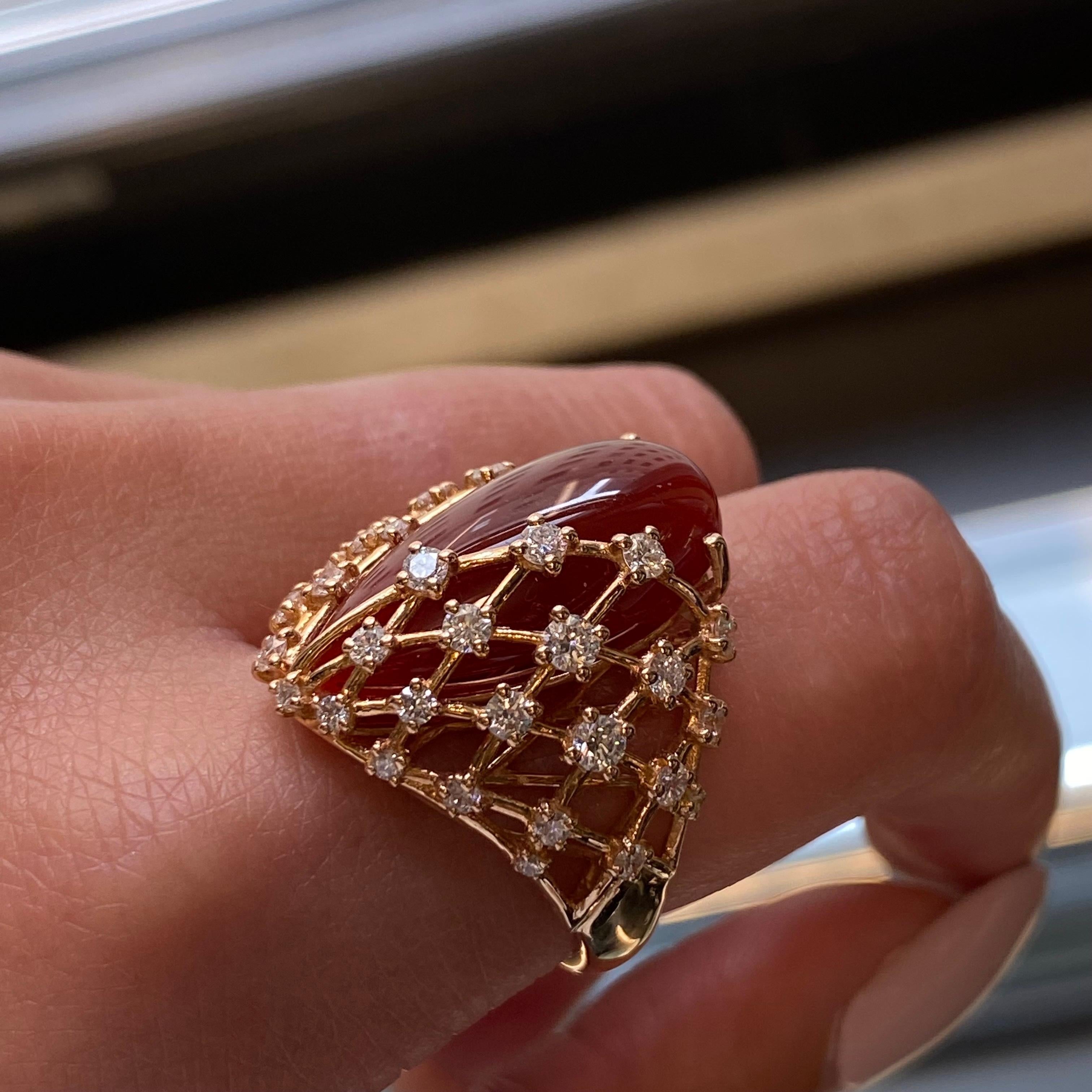 Taille rose Luca Carati Bague en or rose 18 carats, agate rouge et diamants 1,22 carat poids total en vente