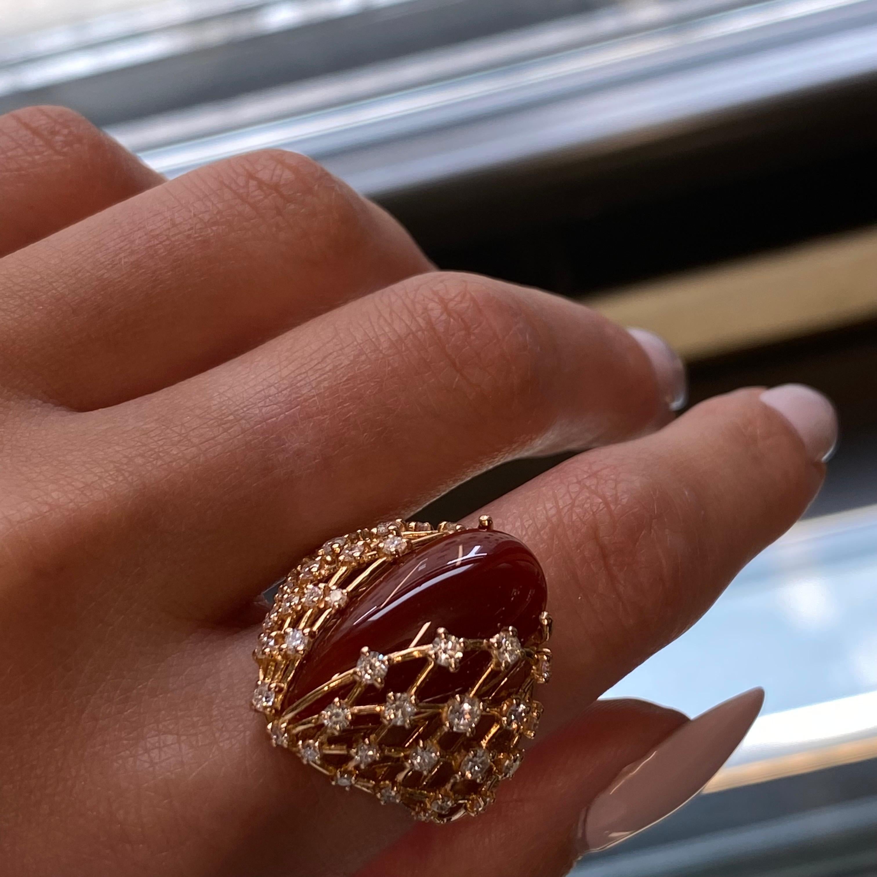Luca Carati Bague en or rose 18 carats, agate rouge et diamants 1,22 carat poids total Pour femmes en vente
