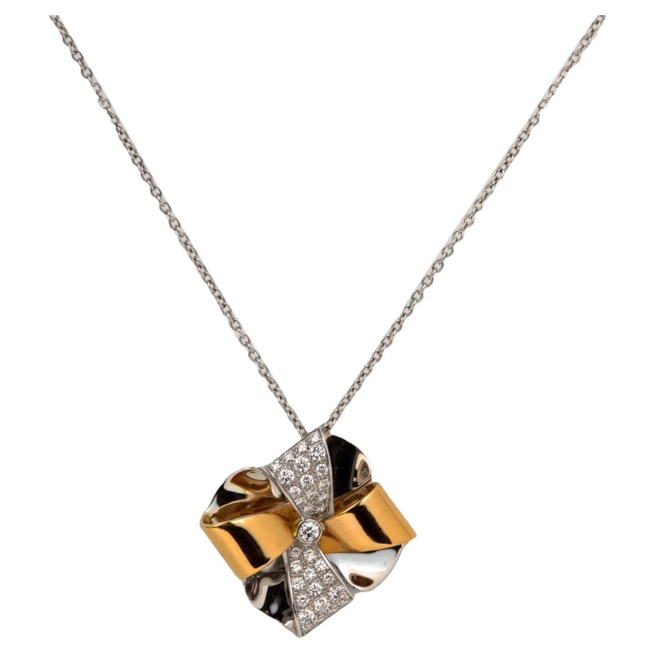 Luca Carati Halskette mit Schleifenanhänger, 18 Karat Weiß- und Roségold Diamant