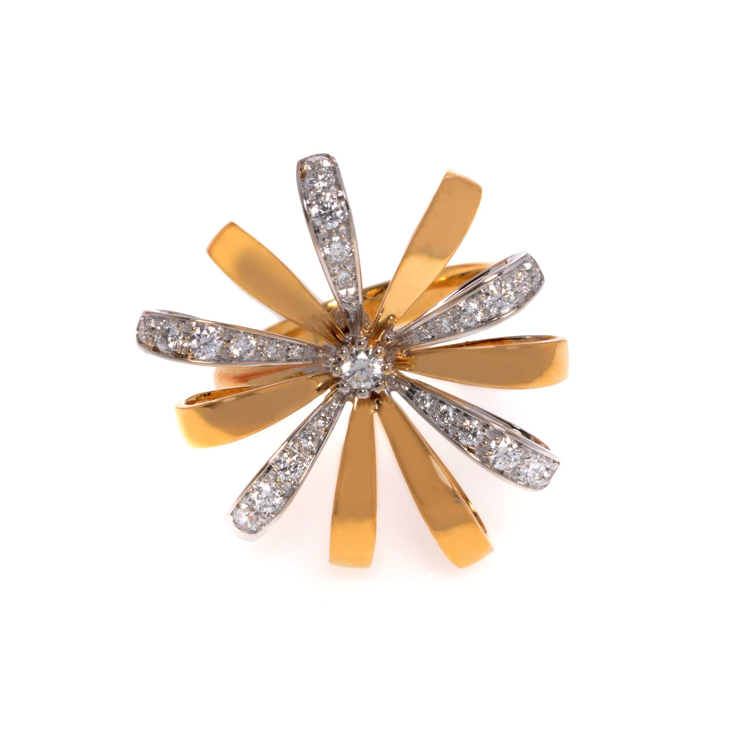 Luca Carati 18k Gelb- und Weißgold-Diamant-Cocktailring. Der Ring ist mit 0,62cttw Diamanten im Rundschliff besetzt. Farbe des Diamanten G und Reinheit VVS-VS. Ring Größe 7. Kommt mit Box und ein Zertifikat. 