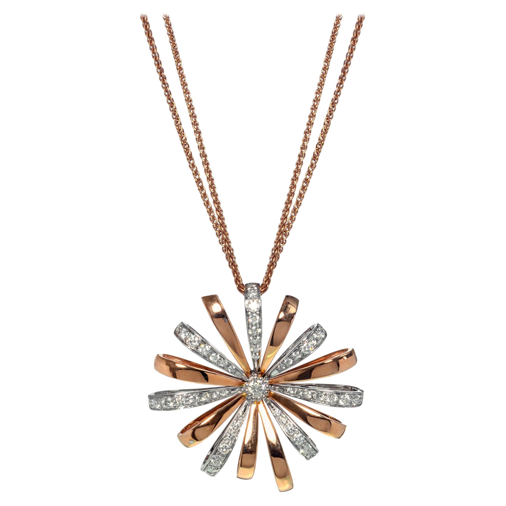 Luca Carati Collier long pendentif en or rose et blanc 18 carats avec diamants 1,28 carat poids total en vente