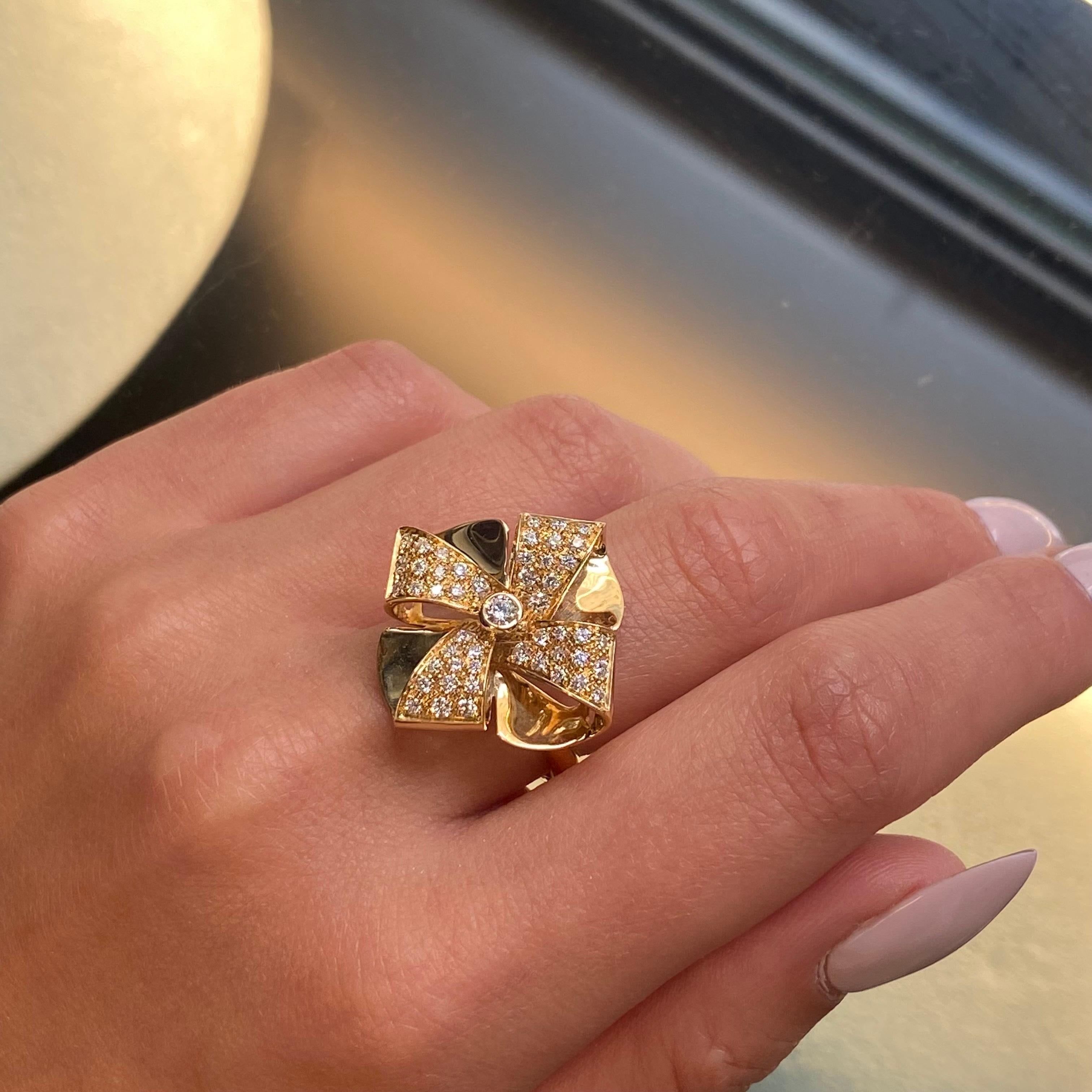 Luca Carati Yellow Gold Diamond Flower Cocktail Ring 0.71Cttw C1BB In New Condition For Sale In New York, NY