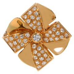 Luca Carati Anello da cocktail con fiore di diamante in oro giallo 0,71 Cttw C1BB