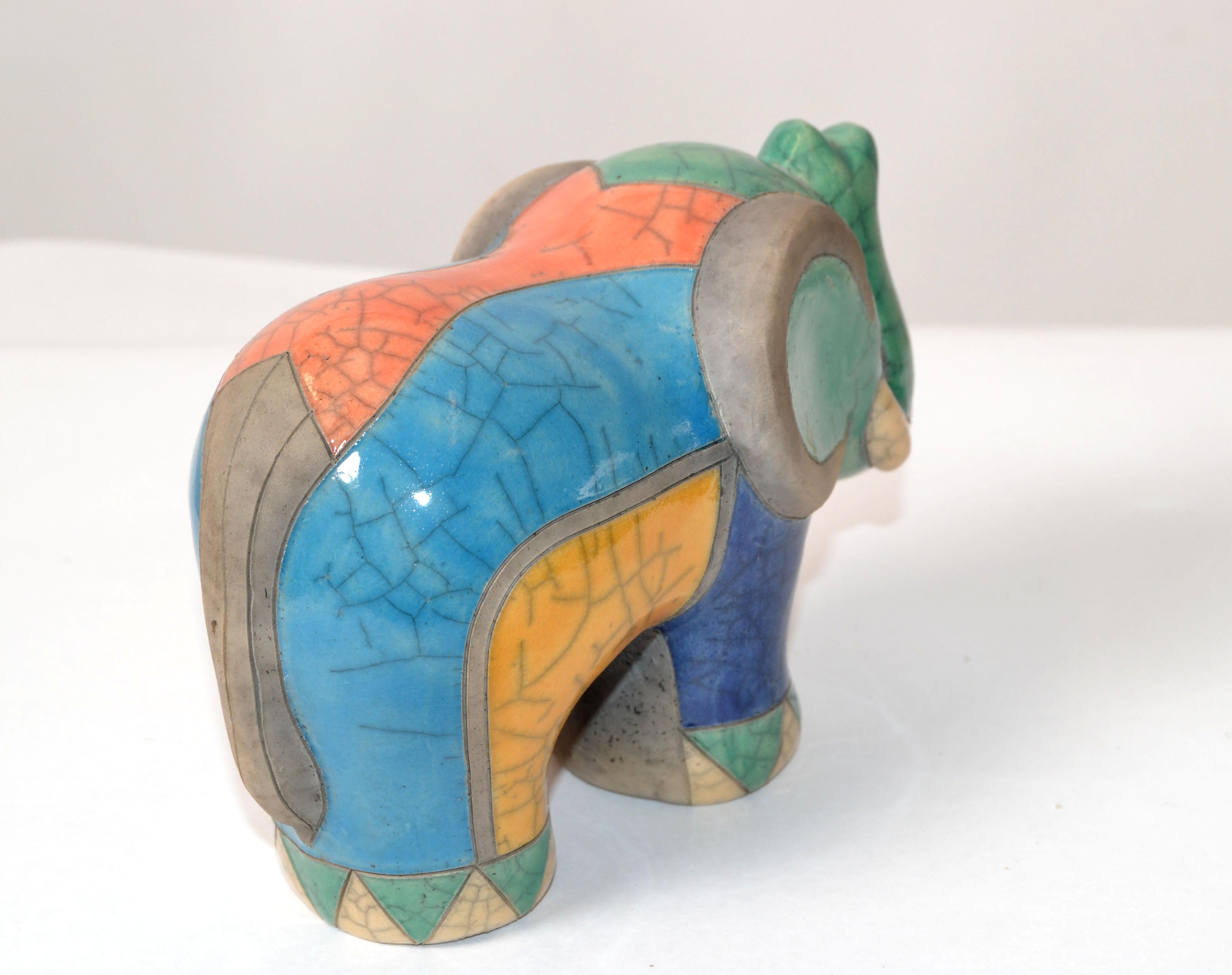 Peint à la main Sculpture d'éléphant en céramique colorée mi-siècle moderne marquée Luca CL, Italie, 1970 en vente