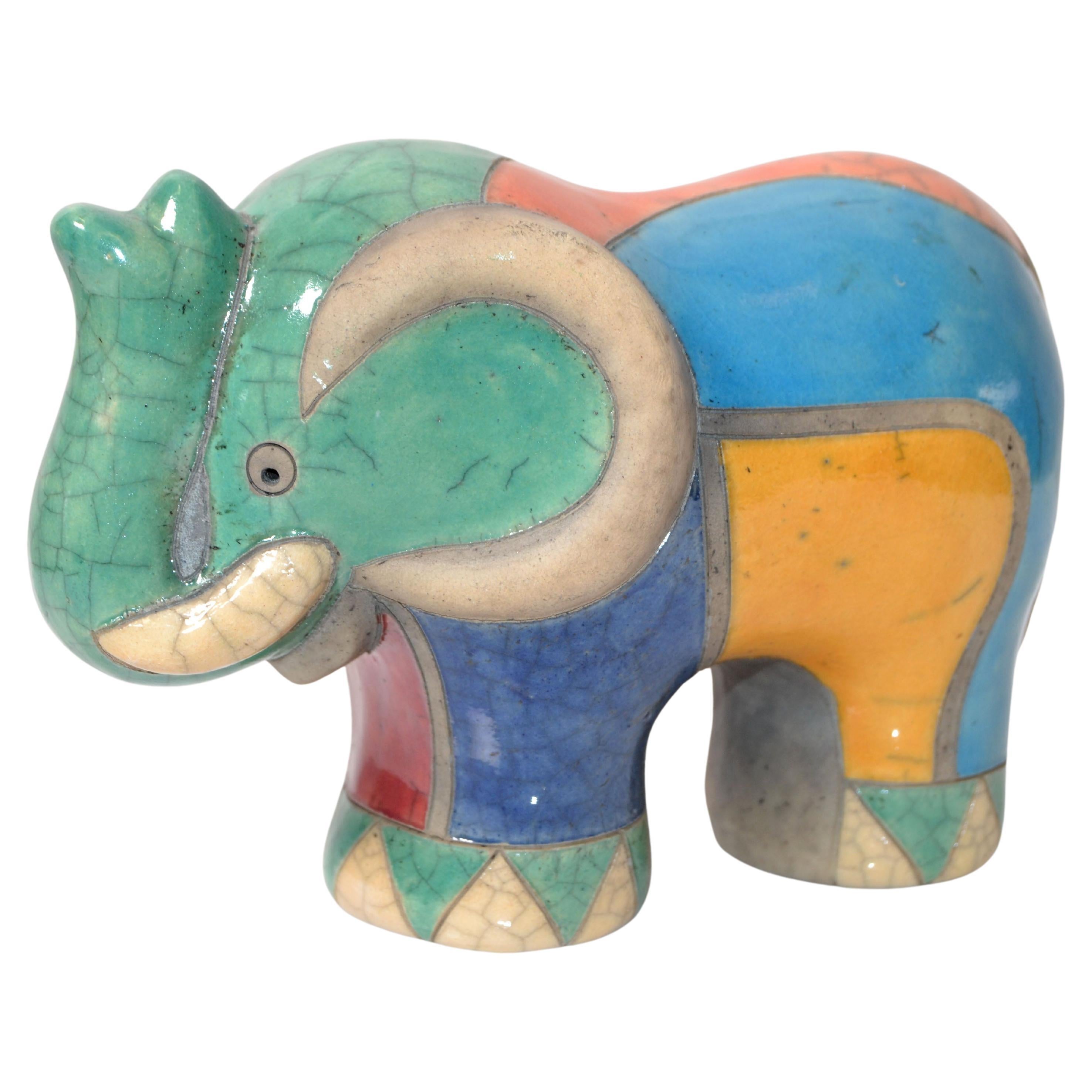 Sculpture d'éléphant en céramique colorée mi-siècle moderne marquée Luca CL, Italie, 1970 en vente