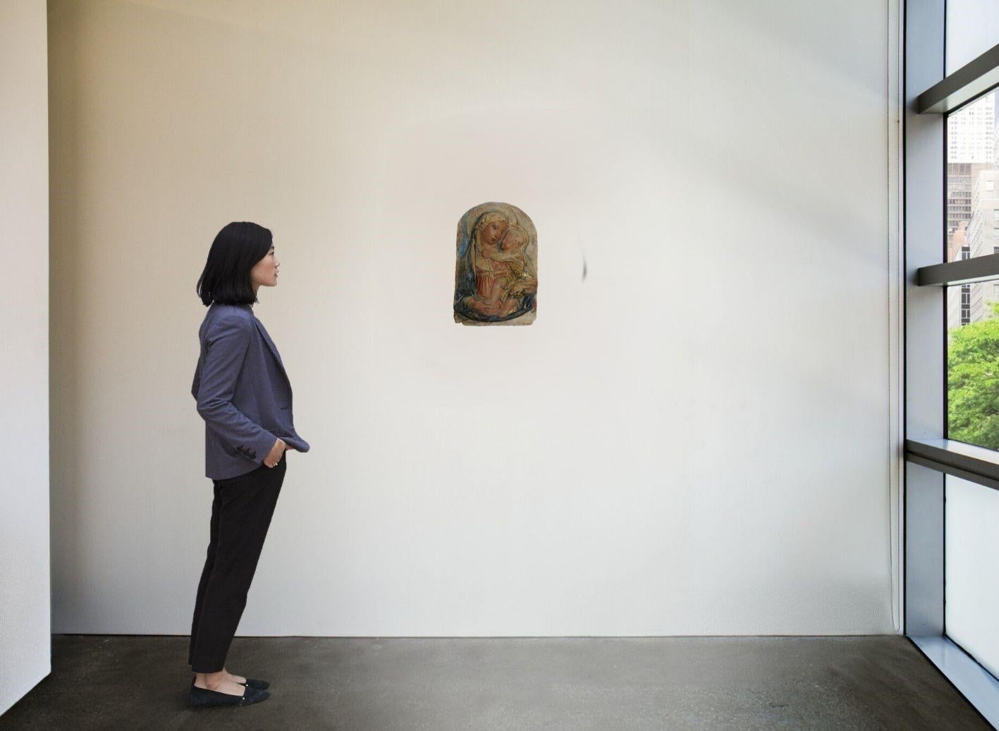 Virgen con el Niño, Relieve en estuco policromado, taller de Luca della Robbia. en venta 11
