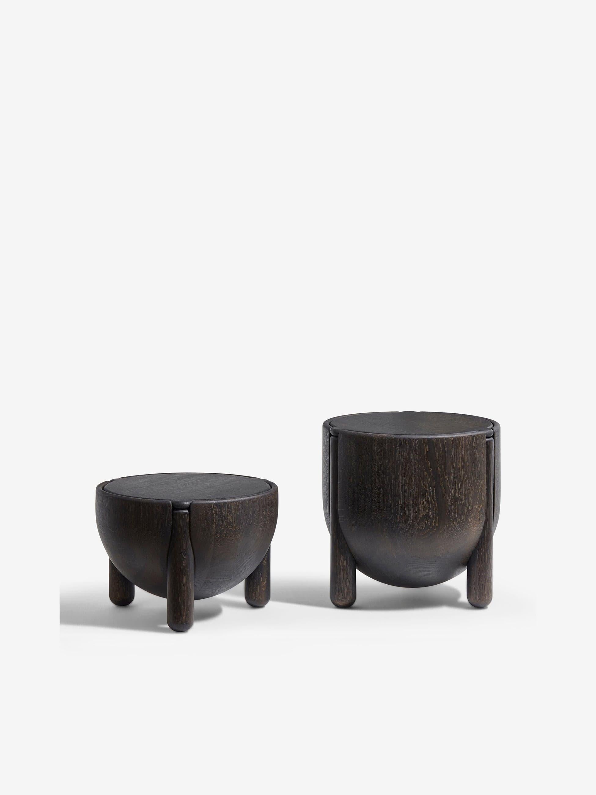 Francese Luca Erba Contenitore HAN piccolo in Oak tinto da Collection Particuliere in vendita