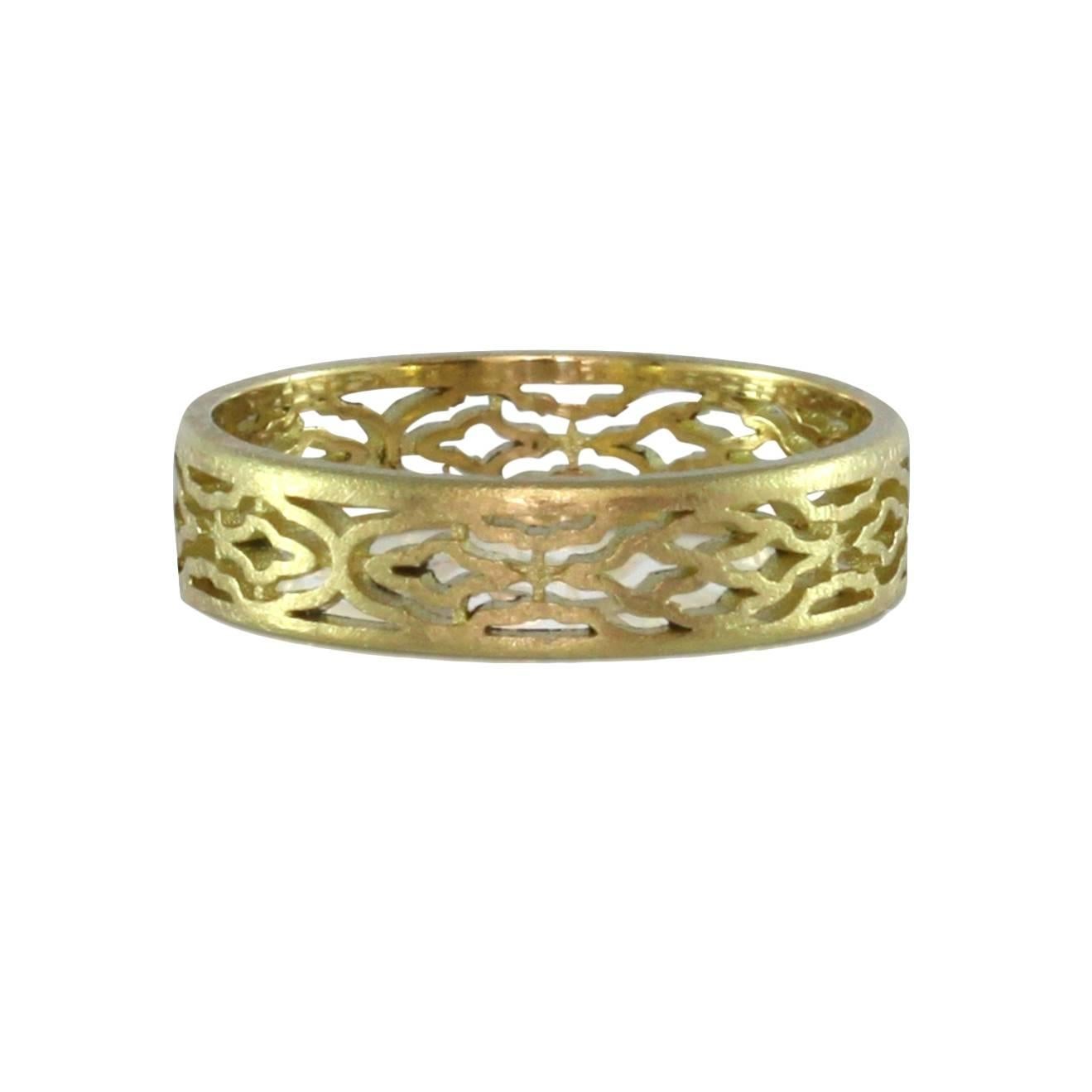 Contemporary Luca Jouel Arabesque Patterned Ring in Yellow Gold For Sale