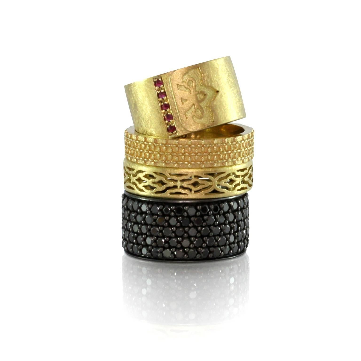 Women's Luca Jouel Arabesque Patterned Ring in Yellow Gold For Sale