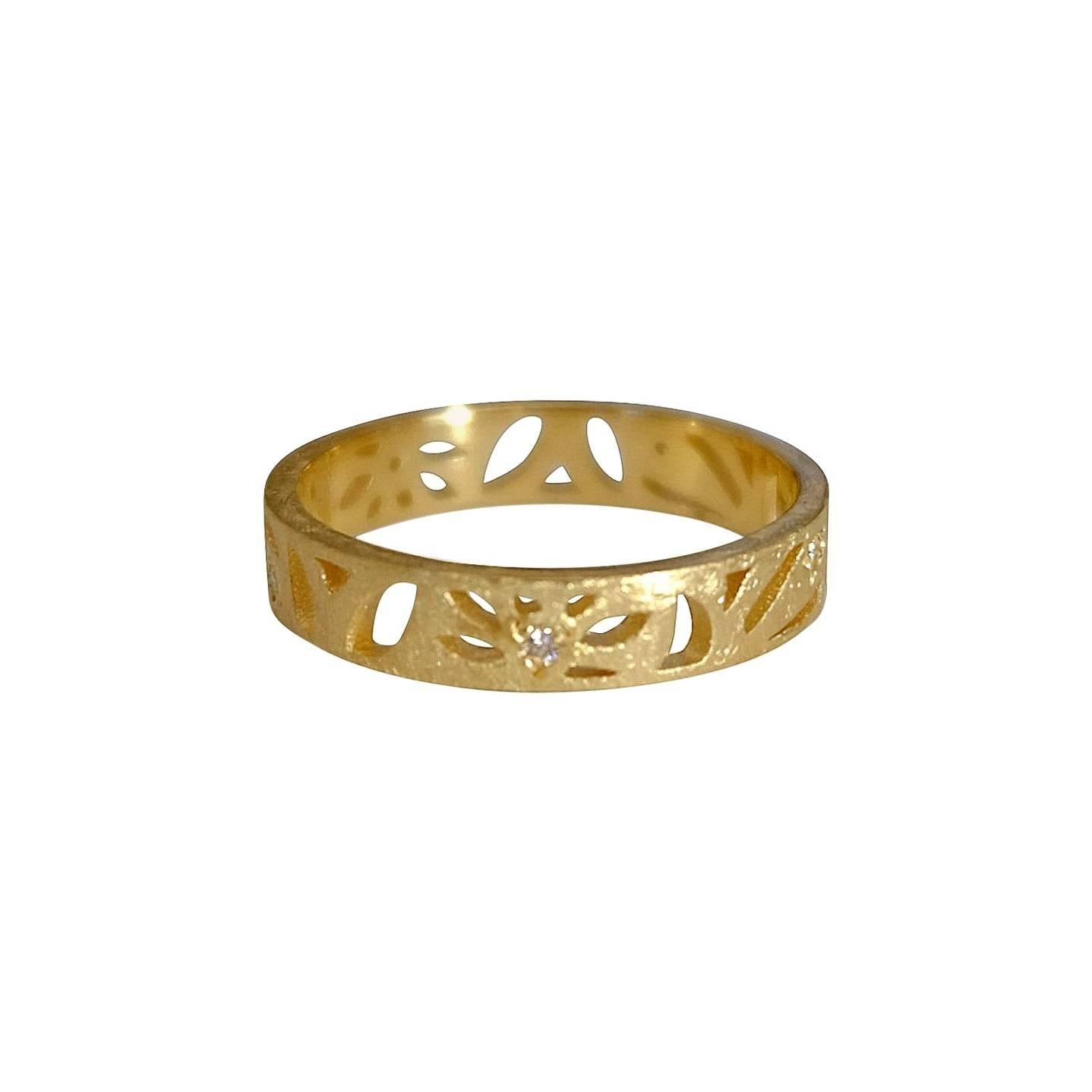 Contemporary Luca Jouel Diamond Floral Motif Ring in Yellow Gold For Sale