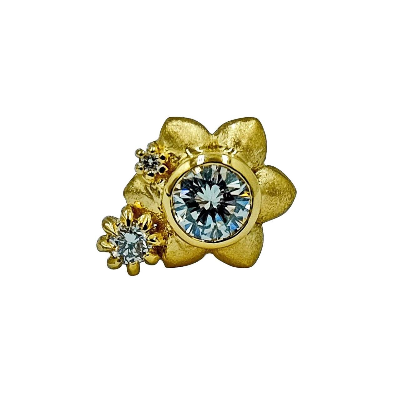 Luca Jouel Orientālī Diamond Flower Stud Earring in Yellow Gold