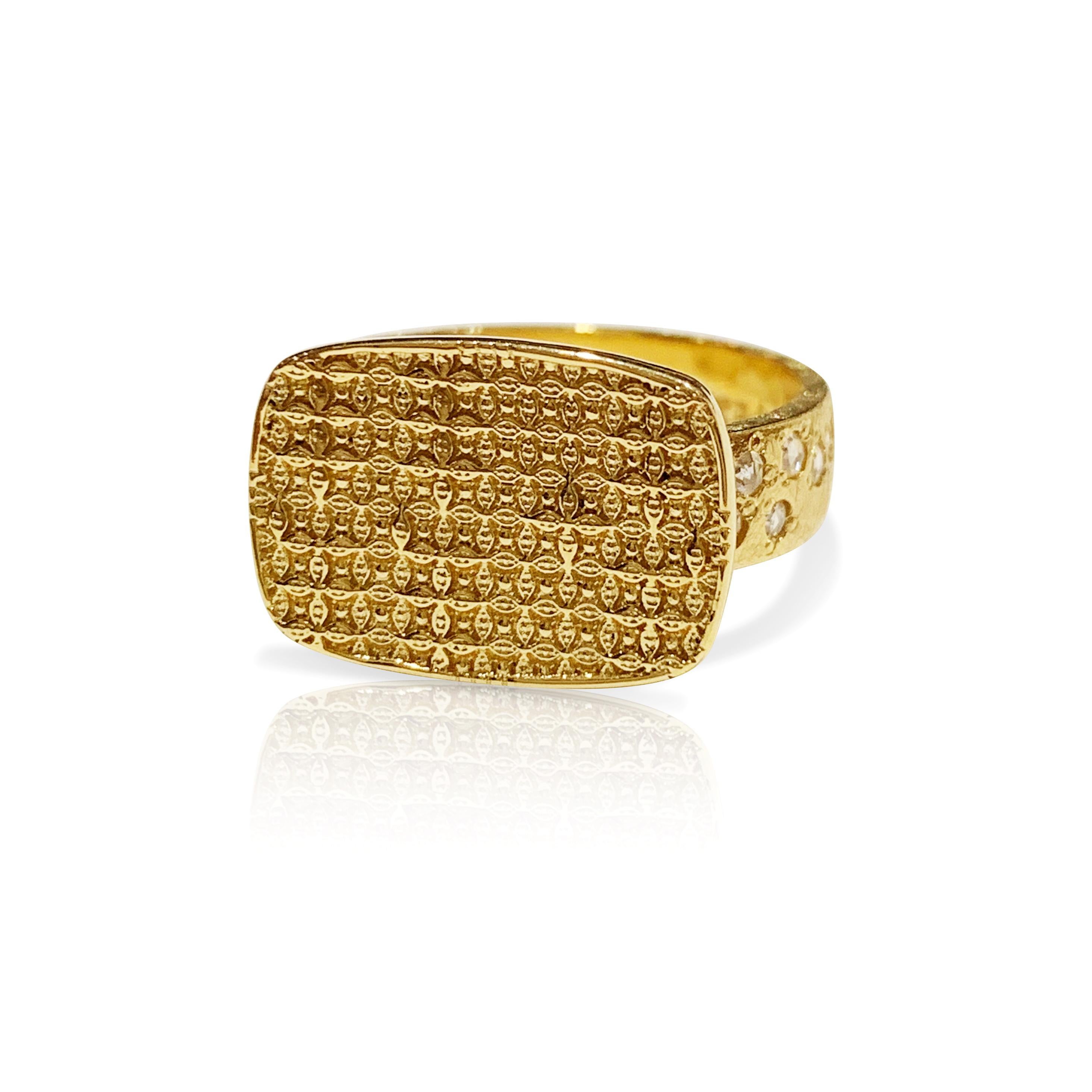 Luca Jouel Rose Cut Diamond Antique Patterned Statement Ring in 18 Carat Gold In New Condition For Sale In South Perth, AU