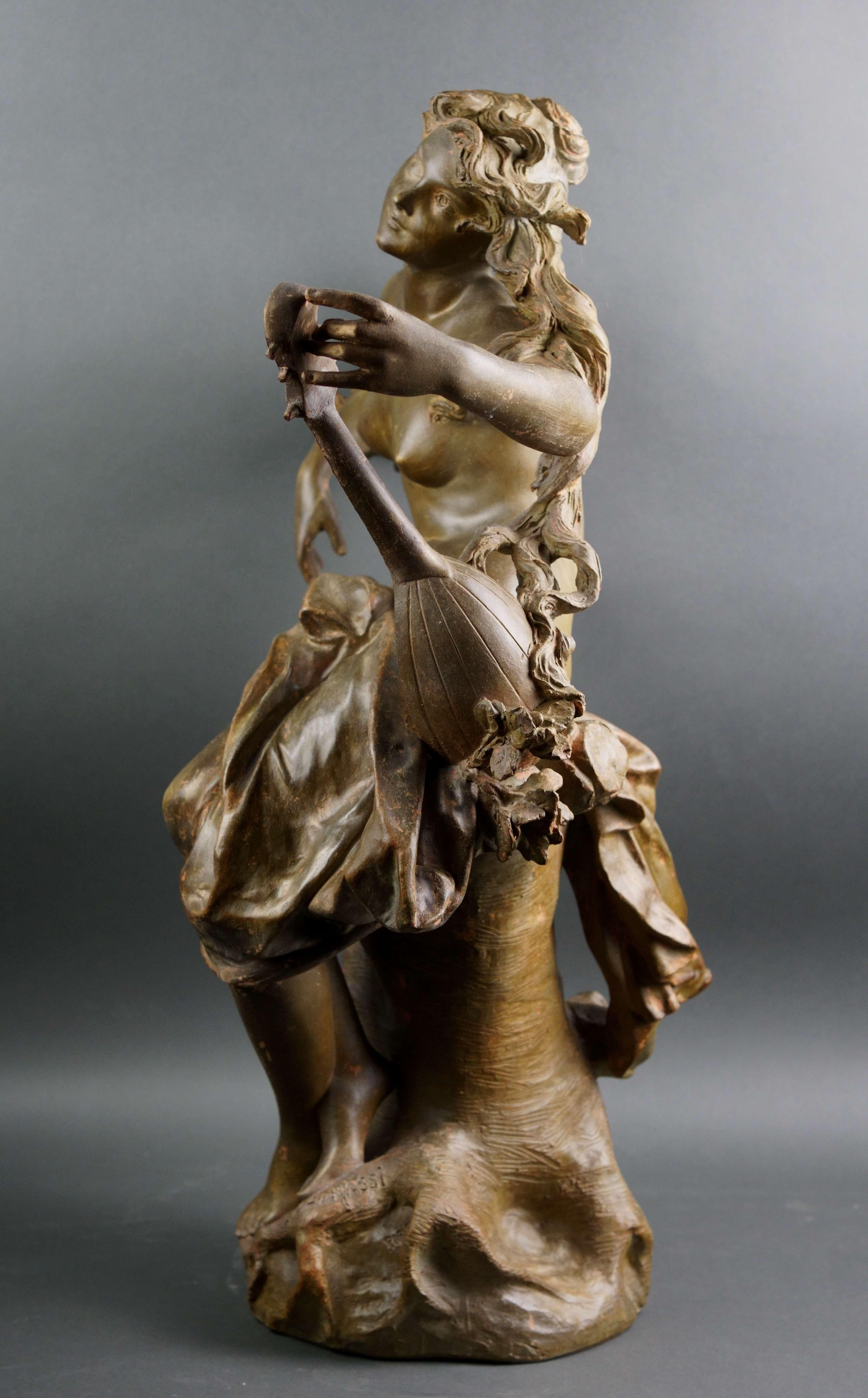 Gran escultura francesa Art Nouveau de terracota patinada firmada en venta 4