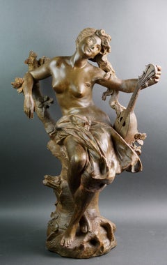 Große französische Jugendstil-Skulptur aus patinierter Terrakotta, signiert