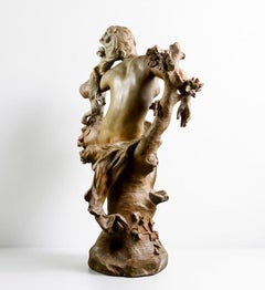 Große signierte Terrakotta-Skulptur im Jugendstil