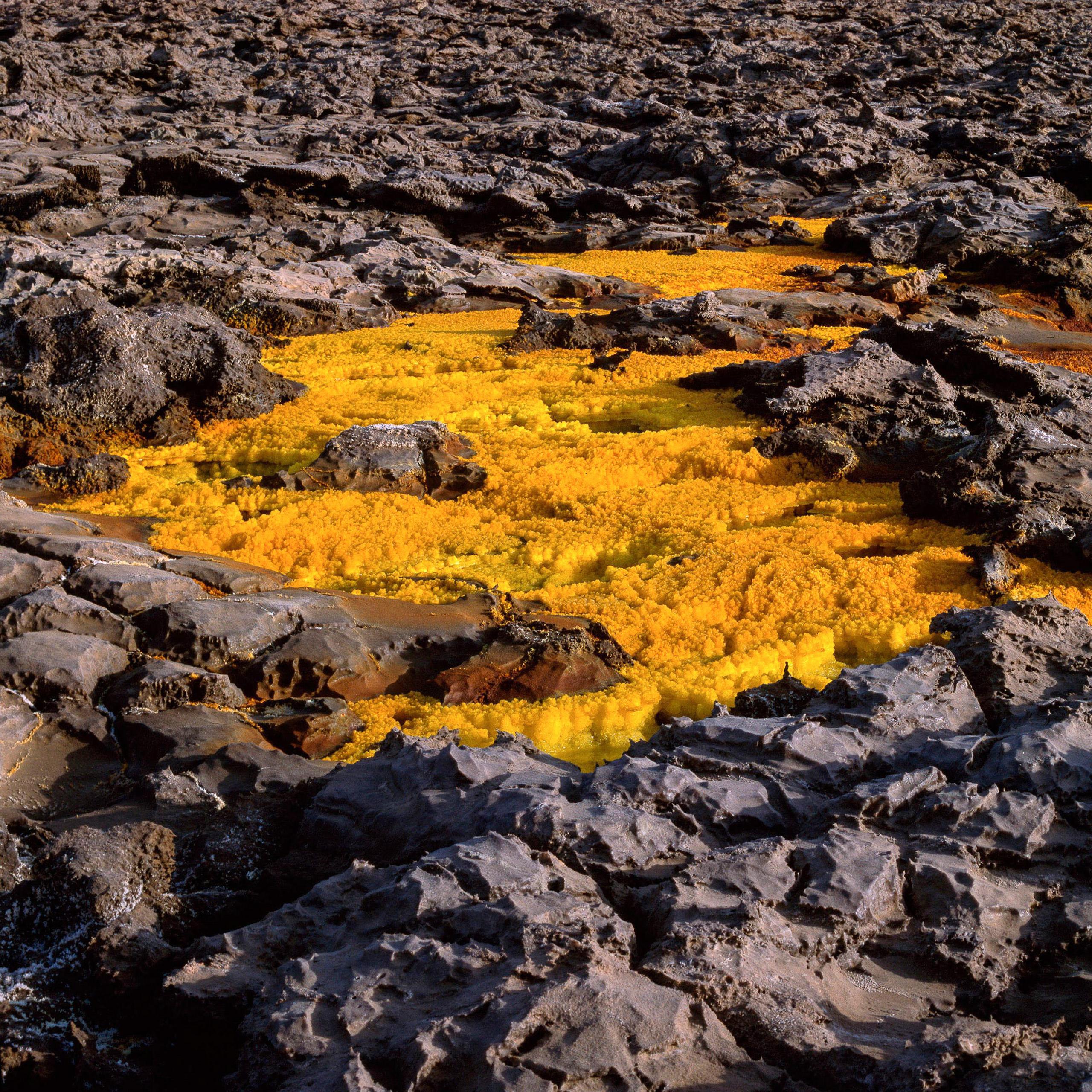 Afar IV de Luca Marziale - Fotografía artística abstracta, amarillo, rocas, naturaleza