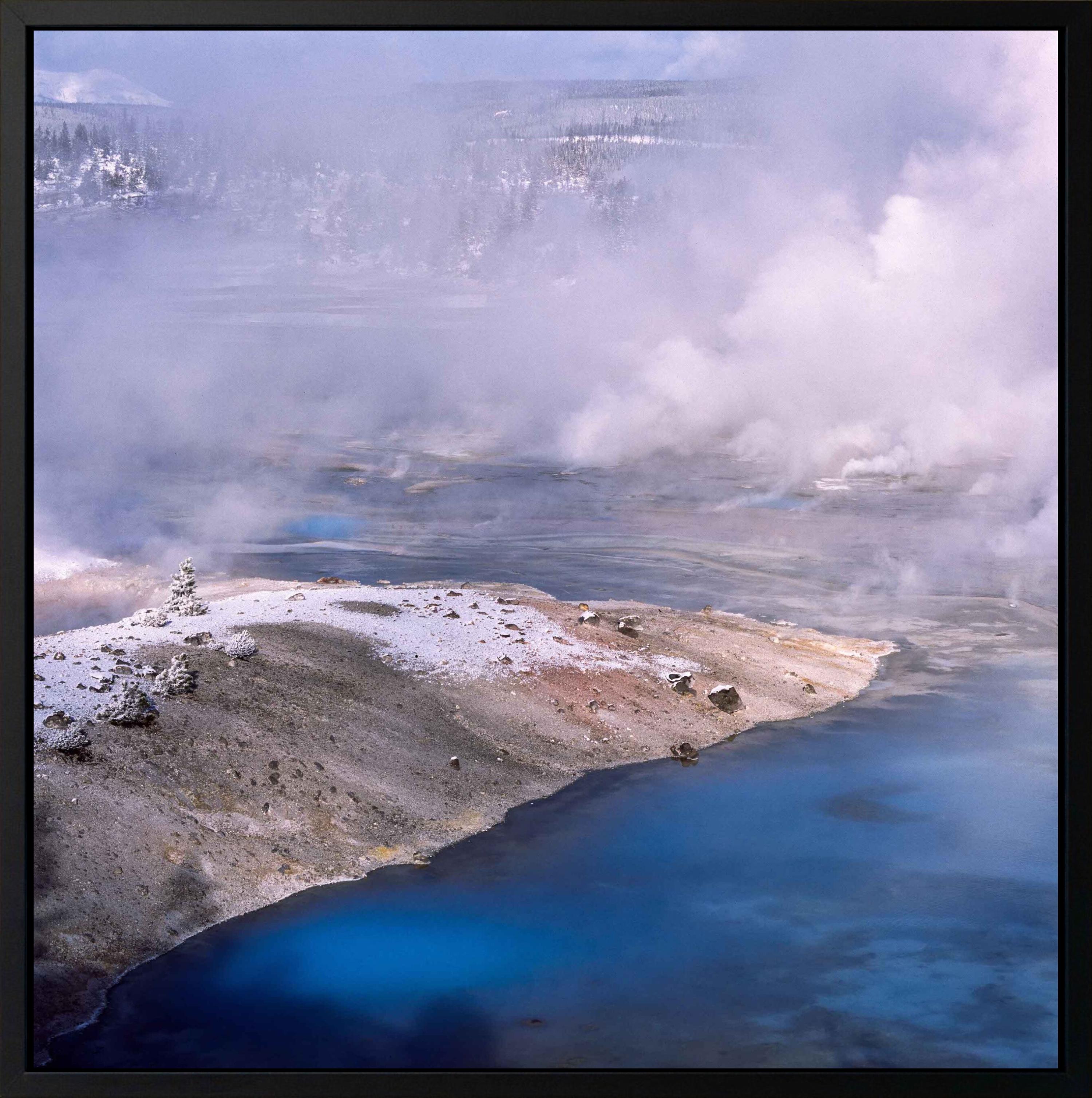 Geyser III par Luca Marziale - Photographie d'art - Paysage, nature, bleu en vente 2