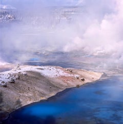Geysir III von Luca Marziale - Kunstfotografie Landschaft, Natur, Blau