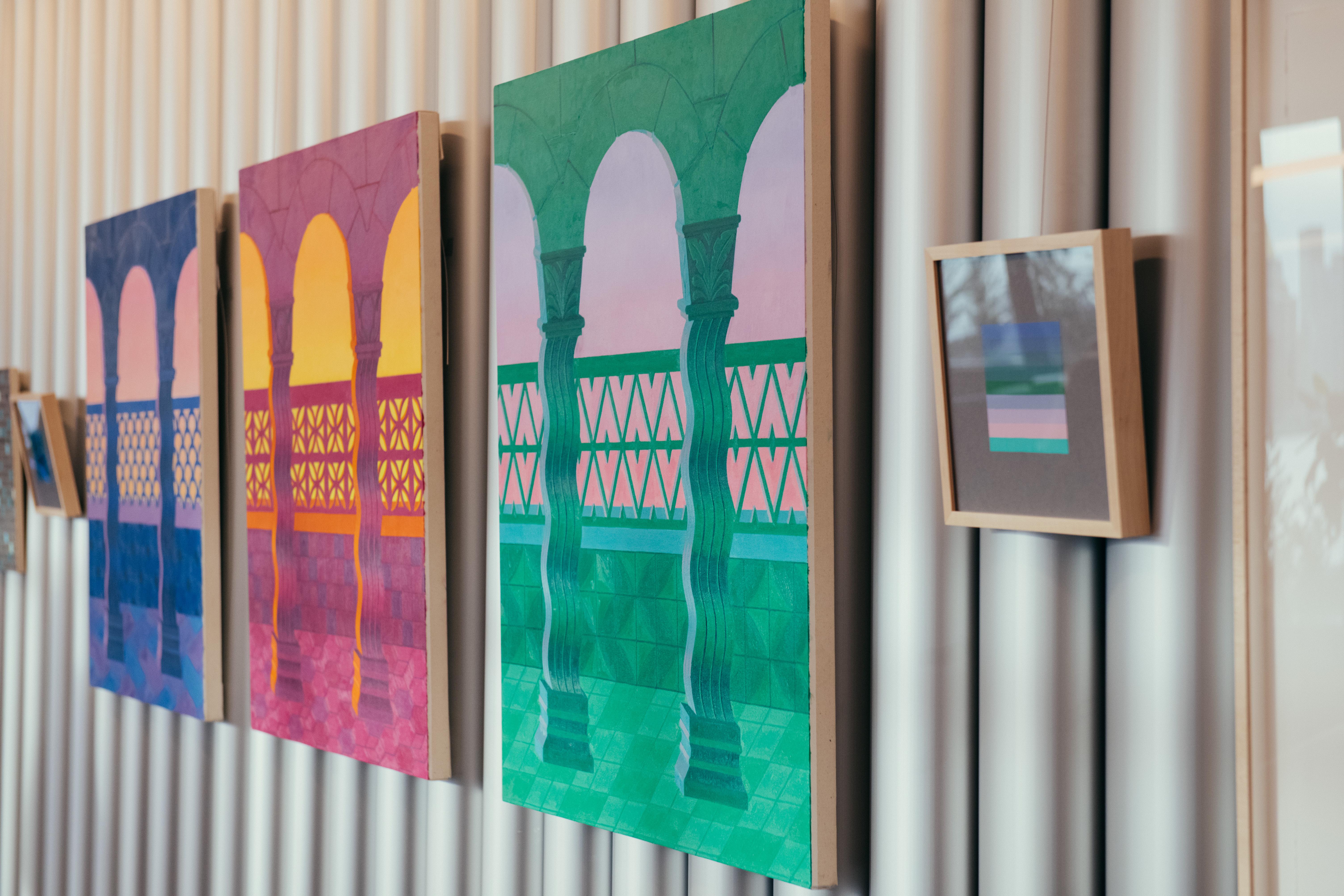 In her “Balcony” series paintings, Lucía Rodríguez Pérez uses an same architectural mindset by constructing images of pillars and the surrounding sky by skillfully manipulating color to create the illusion of natural light. While architects and