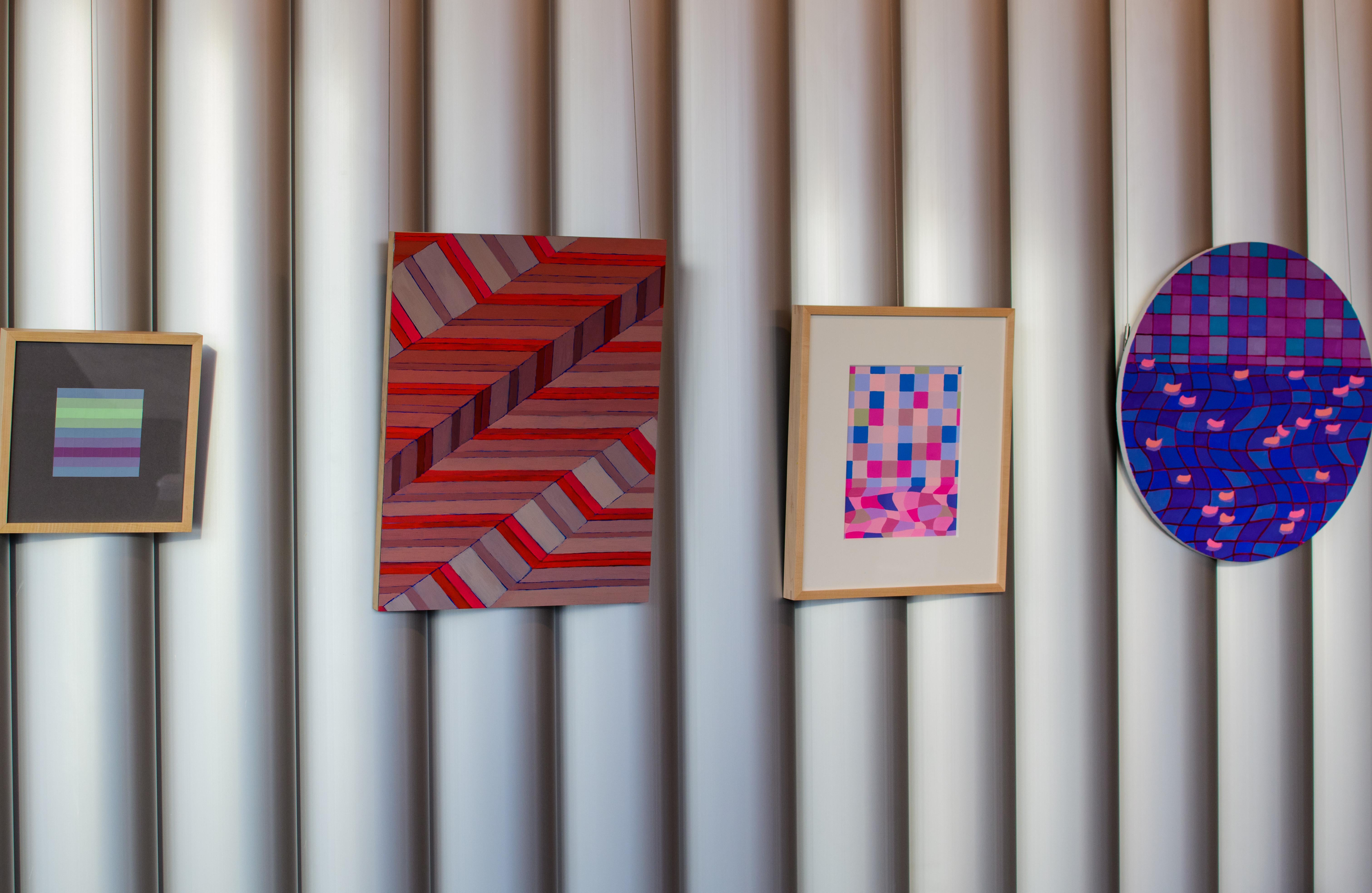 Ohne Titel (POOL III), leuchtend violett, farbig, abstrakt, geometrisch, Öltondo  (Violett), Abstract Painting, von Lucía Rodríguez Pérez