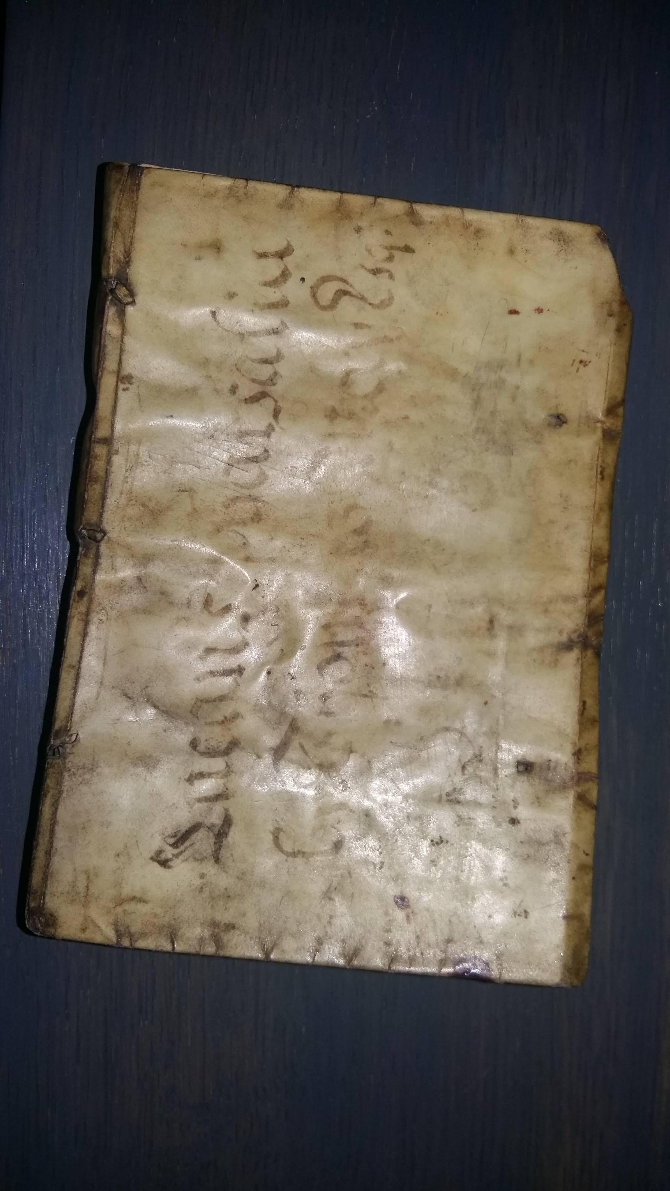 Very good - Pages very clean and crisp. Binding tight/firm. Bumping & rubbing to spine 1665 M. ANNÆI LUCANI PHARSALIA, SIVE DE BELLO CIVILI CÆSARIS ET POMPEJI LIB [M. ANNAEUS Lucanus Pharsalia, or Caesar's Civil War and Pompey's Book] Roman epic