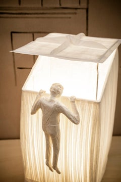 Lucarne Sculpture lumineuse en papier, un personnage, par Papier à êtres