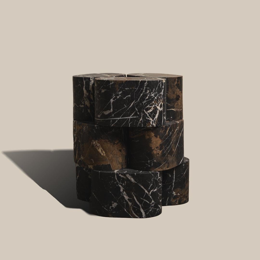 Nous vous présentons notre Collection de briques pour le bricolage (DIY). Fabriquées à partir de notre marbre Lucas le plus vendu, les Lucas DIY Bricks sont des pièces individuelles qui s'assemblent facilement pour créer une table d'appoint, une