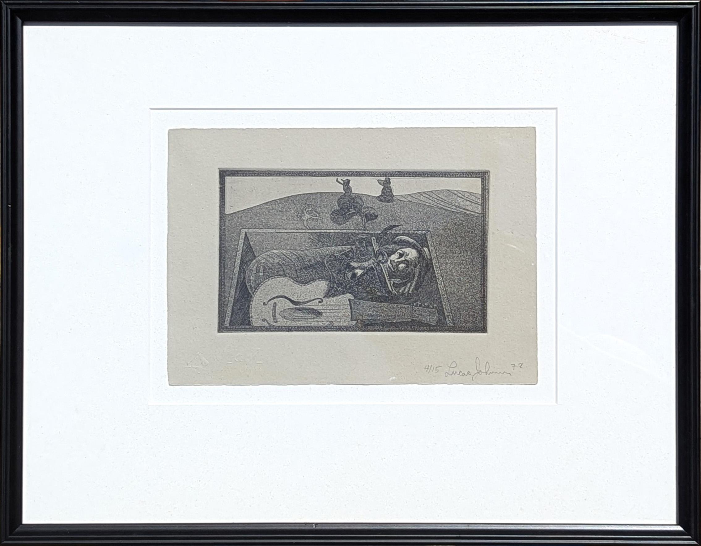 Lucas Johnson Landscape Print – Moderne Schwarz-Weiß- Surrealistische Radierung einer Figur und eines Gitarren in einem Grab Ed. 4/15