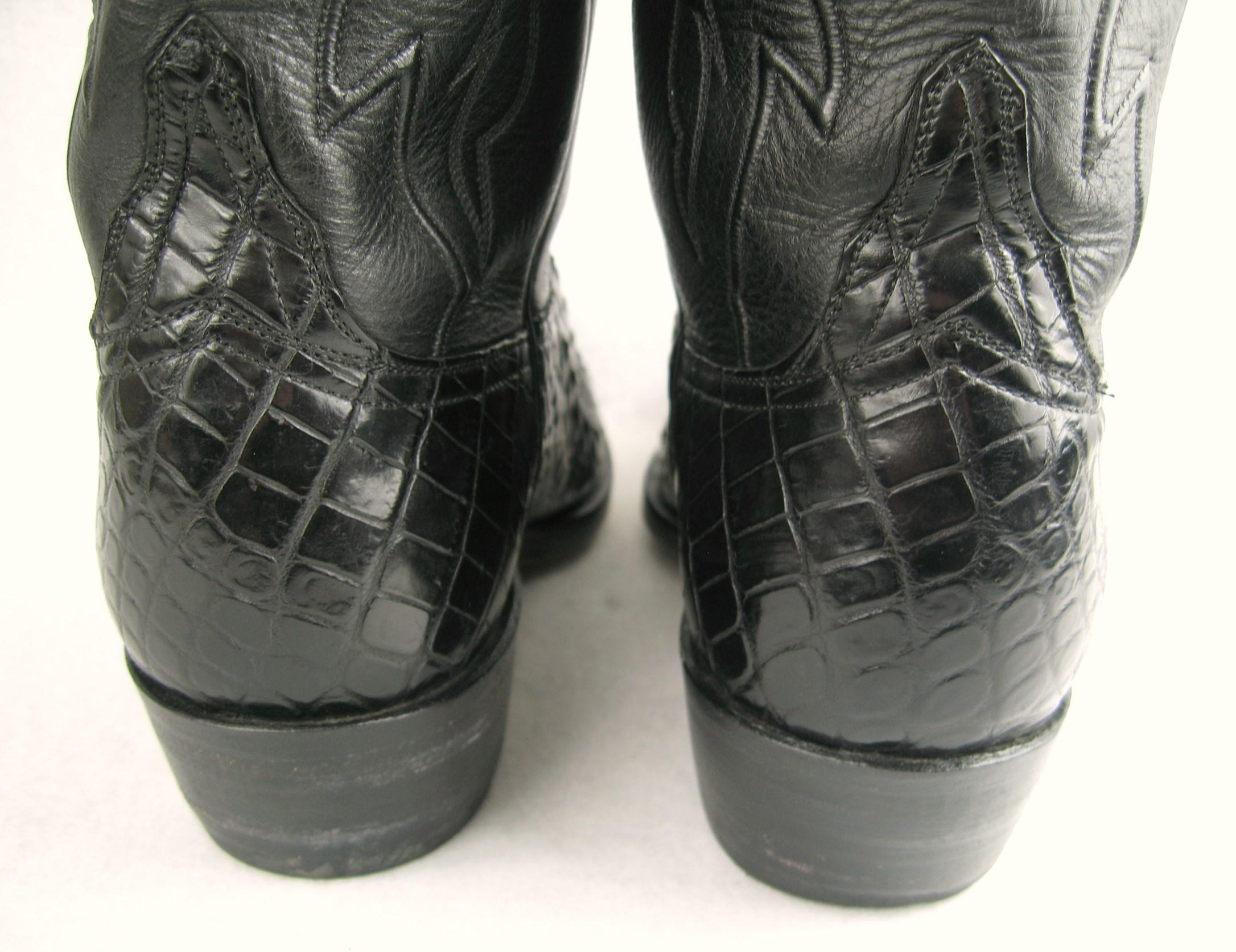 Lucchese Cowboy boots Handmade Horned Back Alligator - Black 10 D  In Good Condition For Sale In Wallkill, NY
