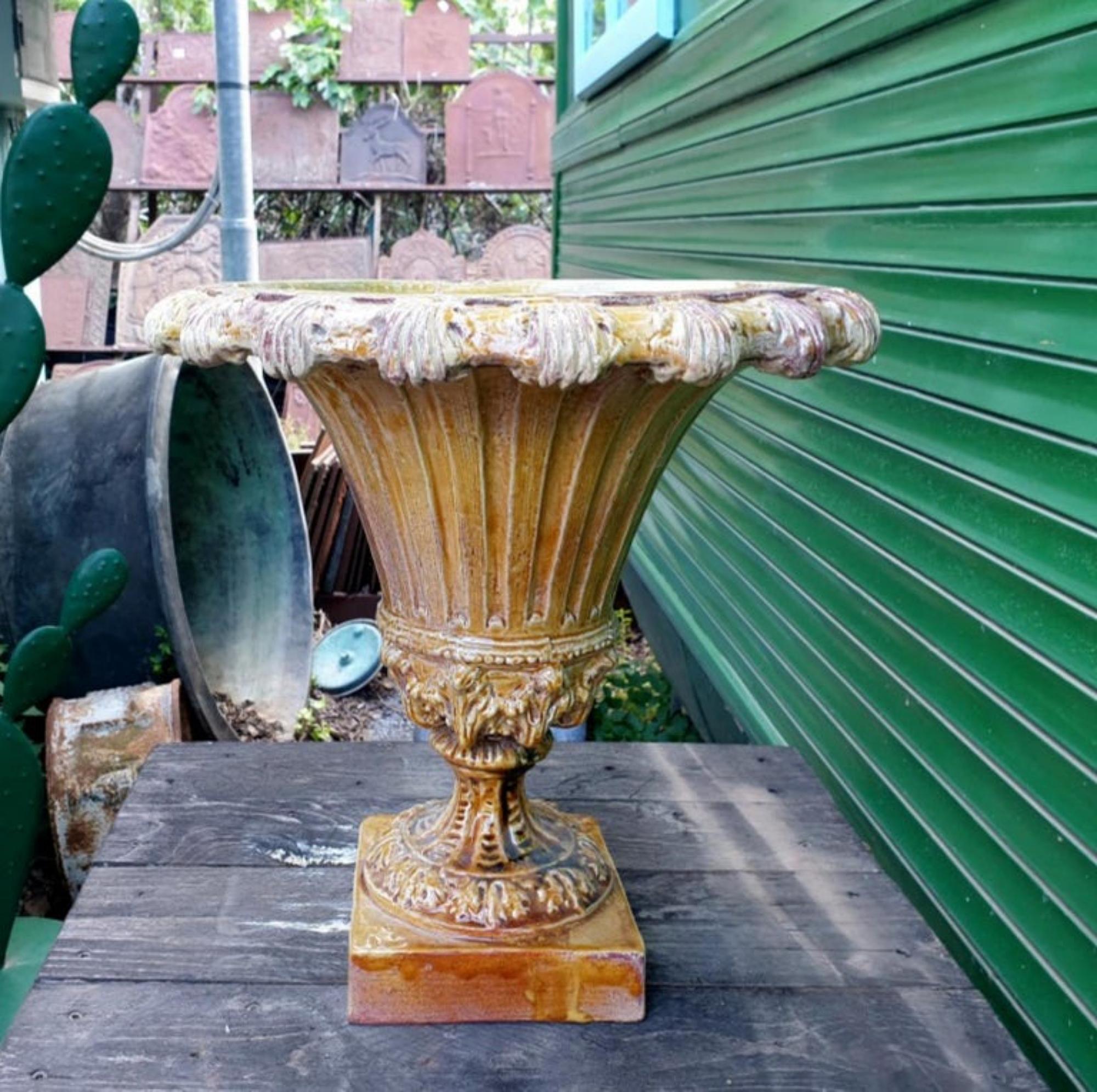 Vase Lucchese Fin du 19ème siècle en terre cuite majolisée Bon état - En vente à Madrid, ES