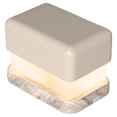Lámpara de mesa moderna pequeña, base de mármol y pantalla pastel AVORIO