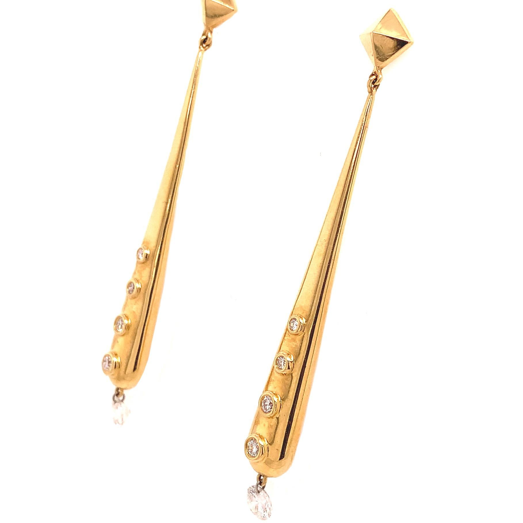 Round Cut Lucea Gold and Diamond Earrings For Sale