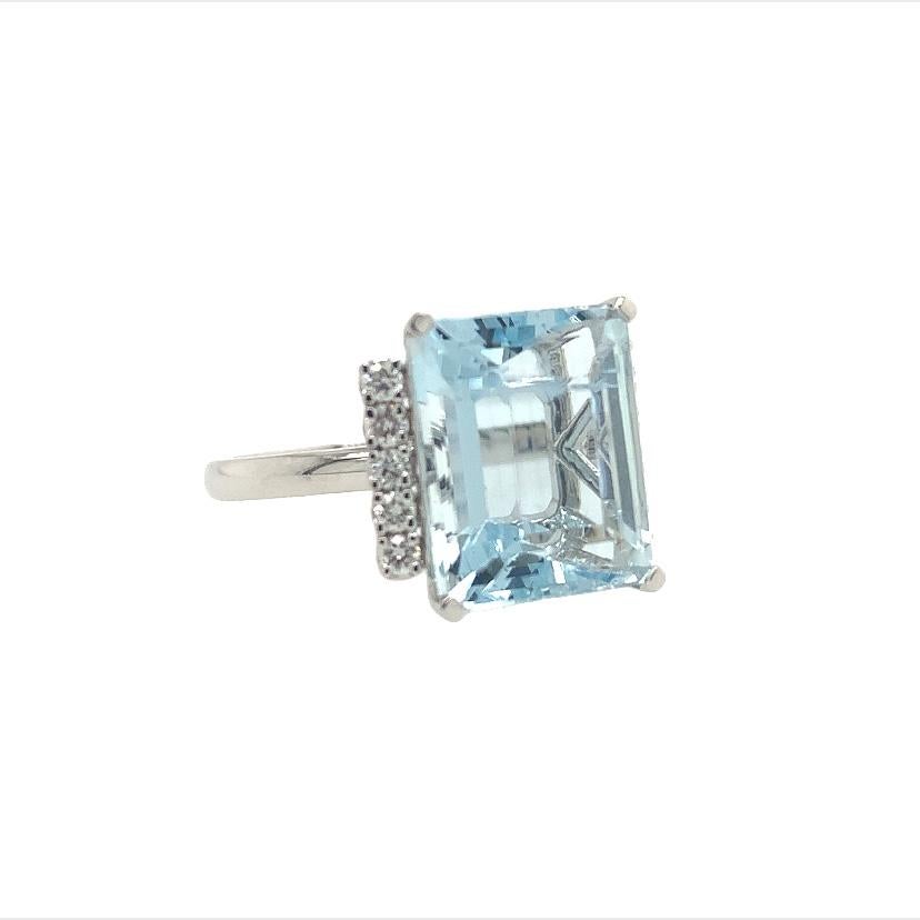 Contemporary Lucea New York Aquamarine Diamond Ring For Sale