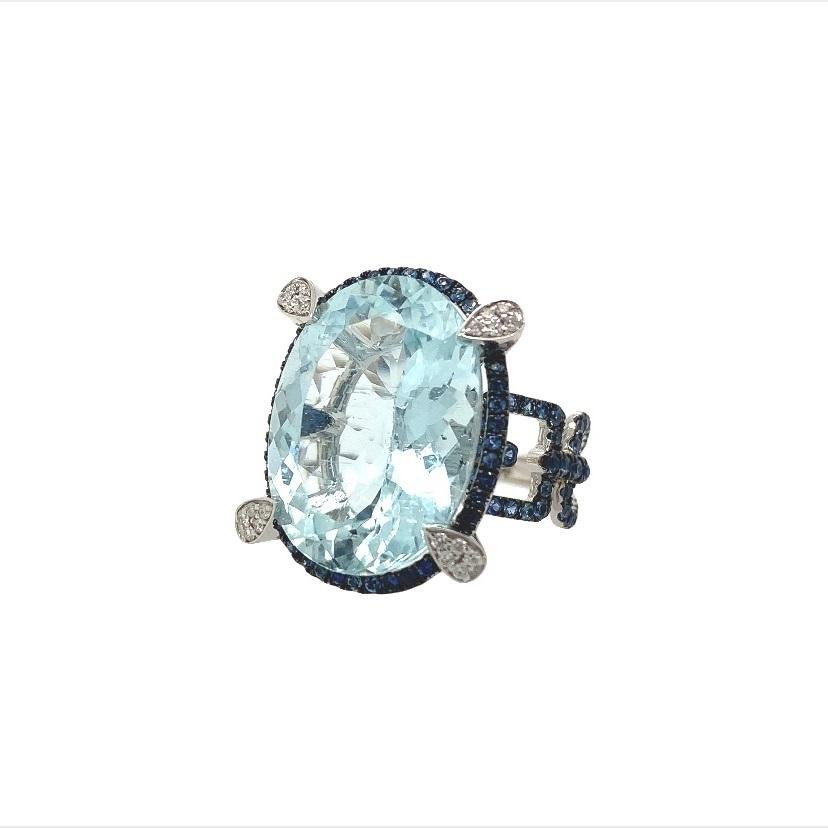 Contemporary Lucea New York Aquamarine Sapphire Diamond Ring For Sale