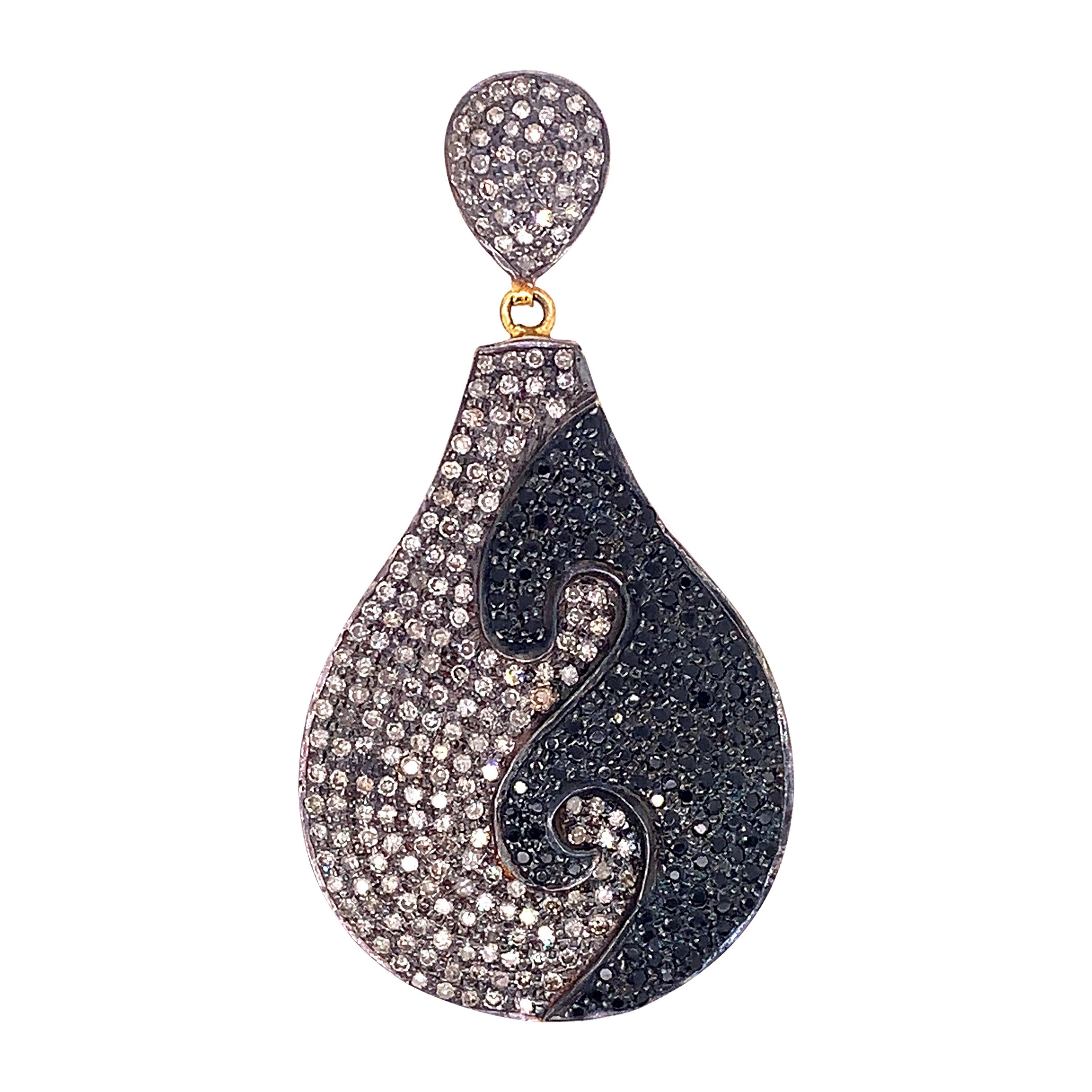 Lucea New York Pendentif en diamants noirs et blancs glacés