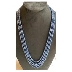 Halskette von Lucea New York mit blauem Saphir und Perlen