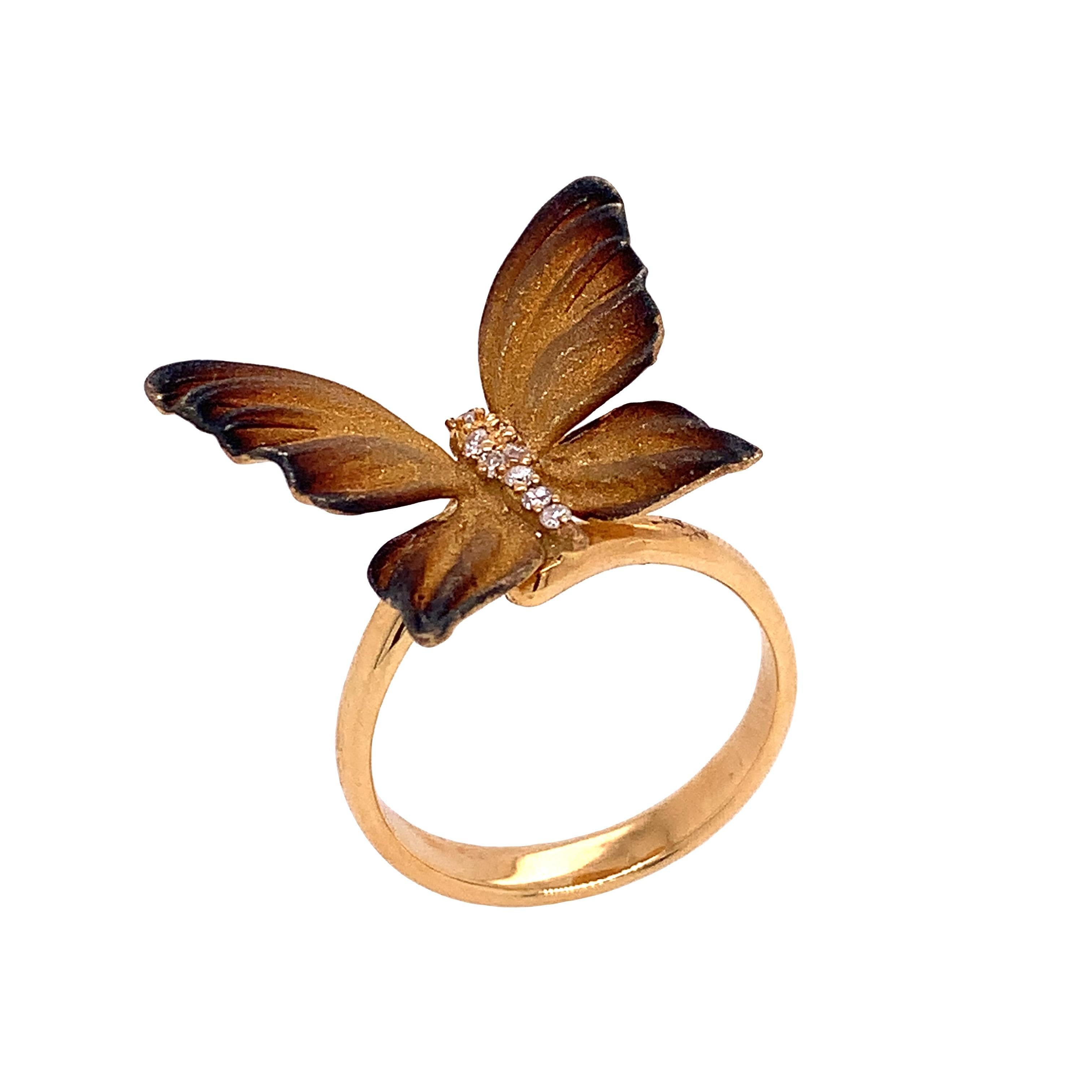Taille ronde Lucea New York Bague papillon en or et diamants en vente