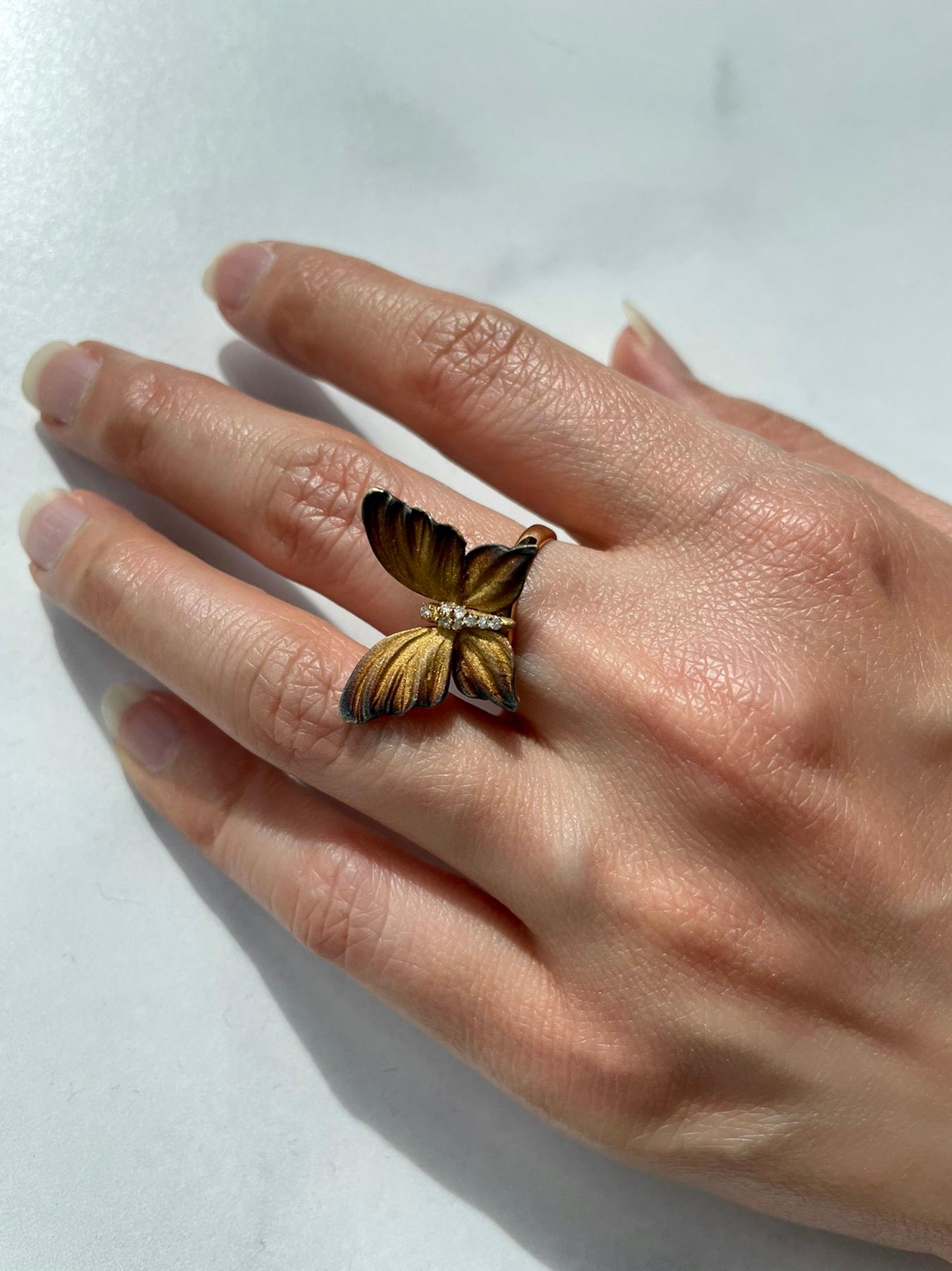 Contemporary Lucea New York Butterfly Gold & Diamond Ring For Sale