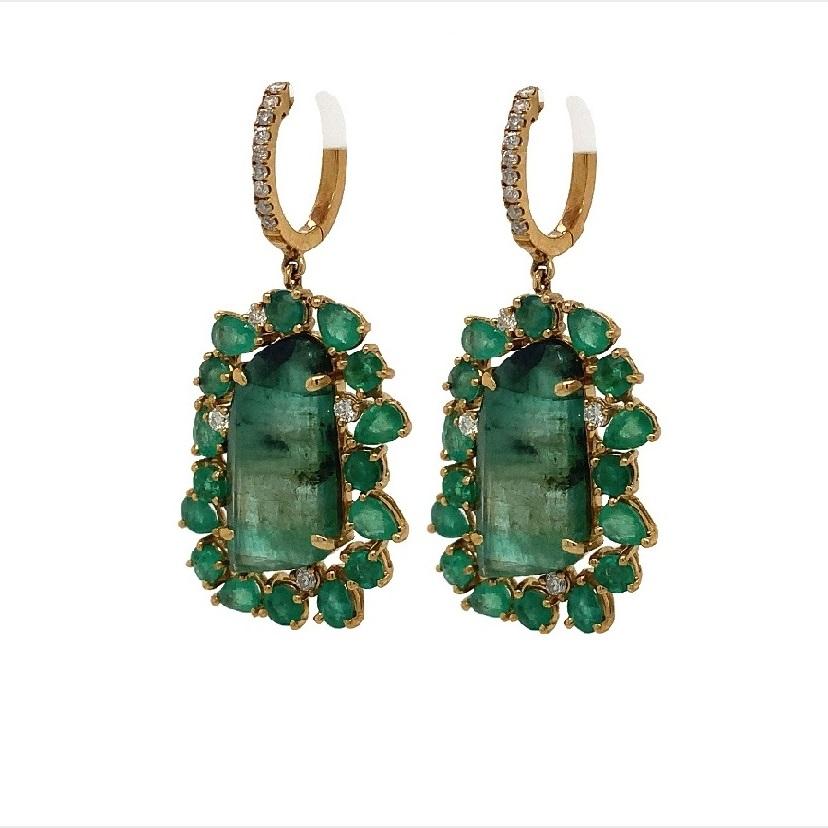 Contemporary Lucea New York Emerald and Diamond Earrings For Sale