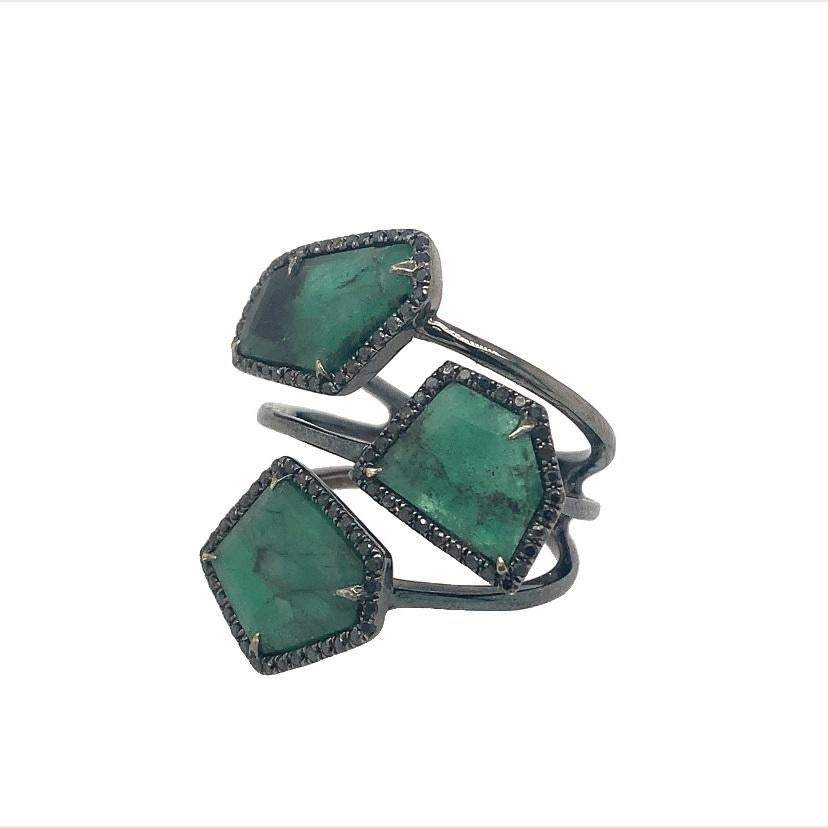 Contemporary Lucea New York Emerald and Diamond Ring For Sale