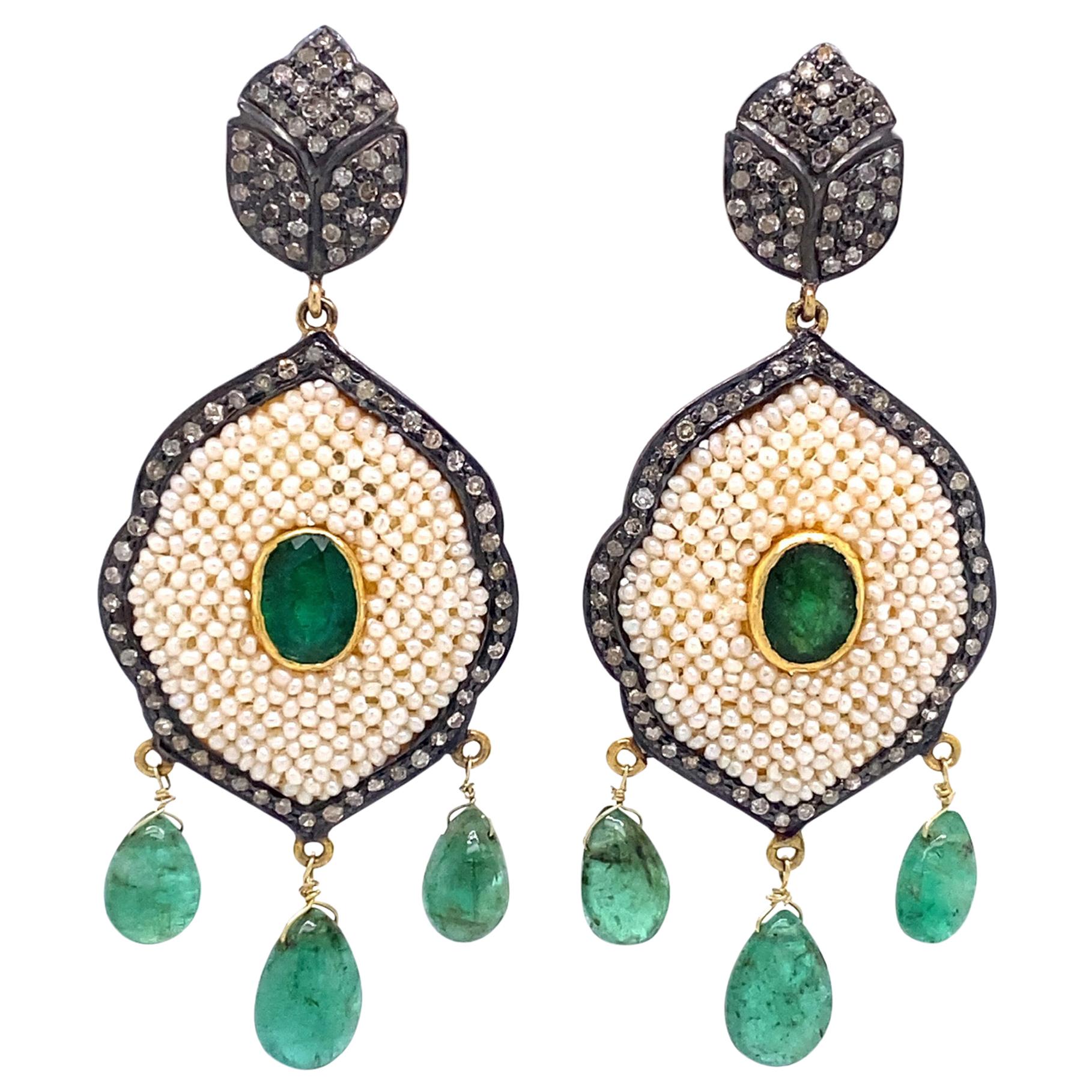 Lucea New York Smaragd-, Diamant- und Perlen-Kronleuchter-Ohrringe