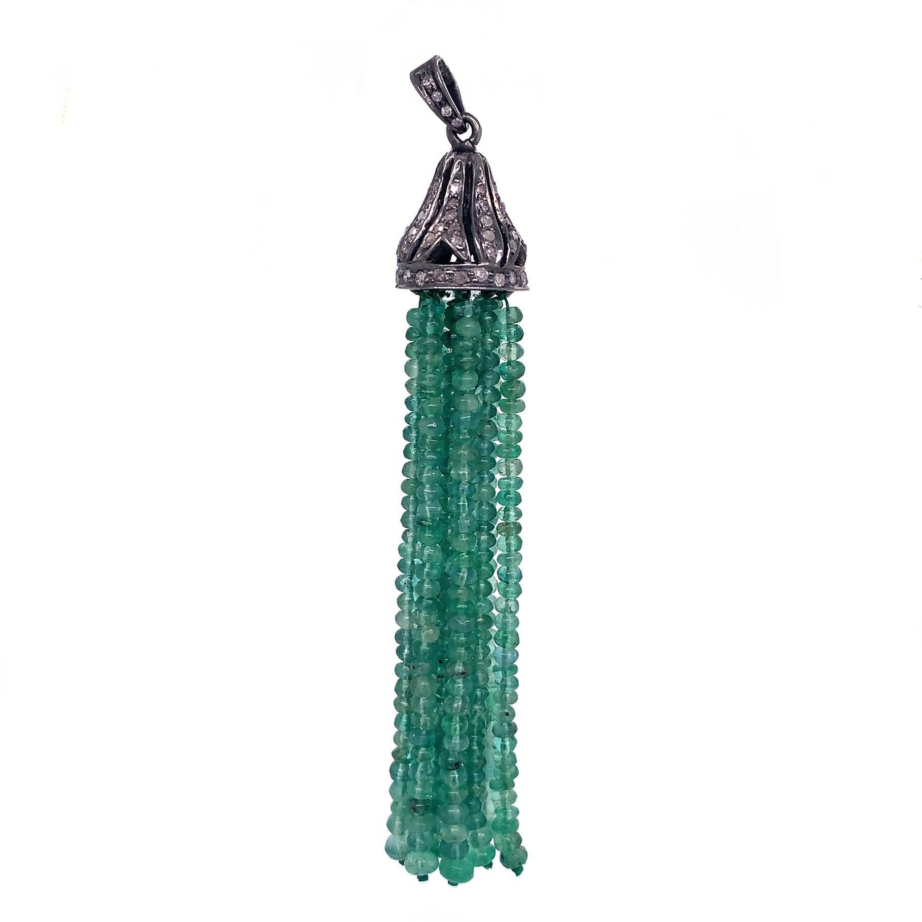 Life in color collection

Rustic diamonds with emerald beads tassel pendant  set in sterling silver.

Emerald: 34.21ct total weight.
Diamond: 0.46ct total weight.
